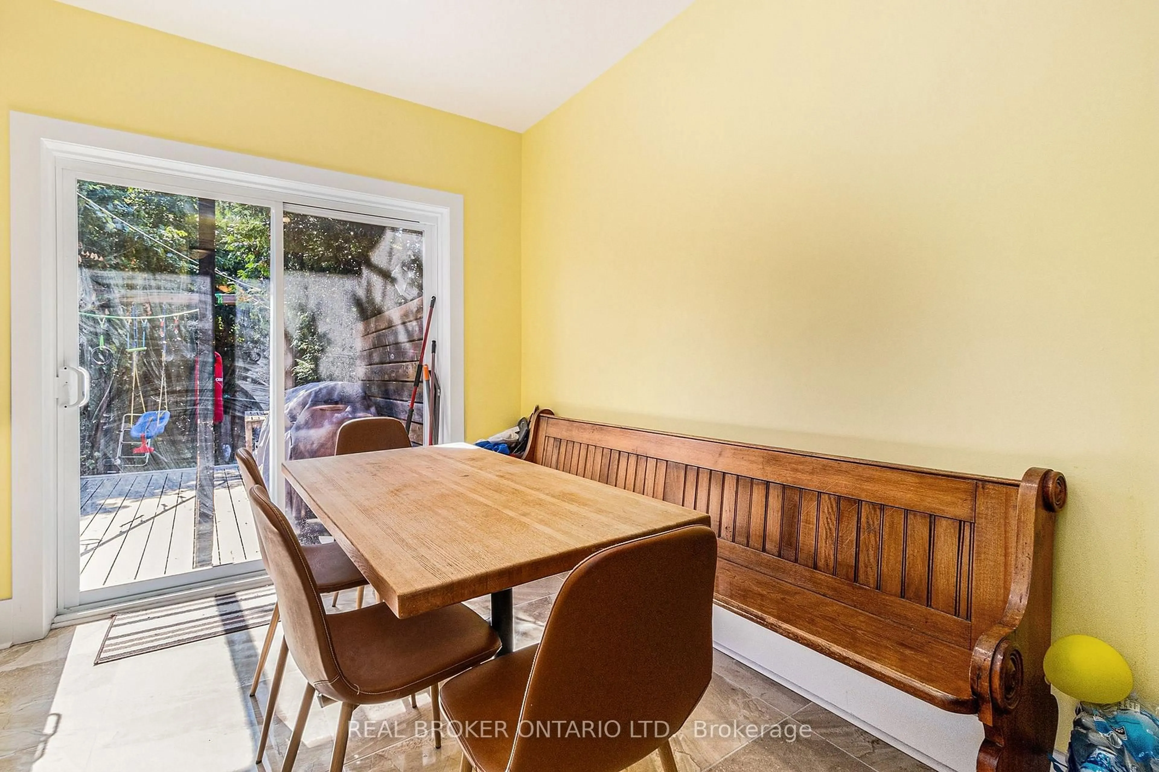 Dining room, unknown for 120 Waverley St, Ottawa Ontario K2P 0V4