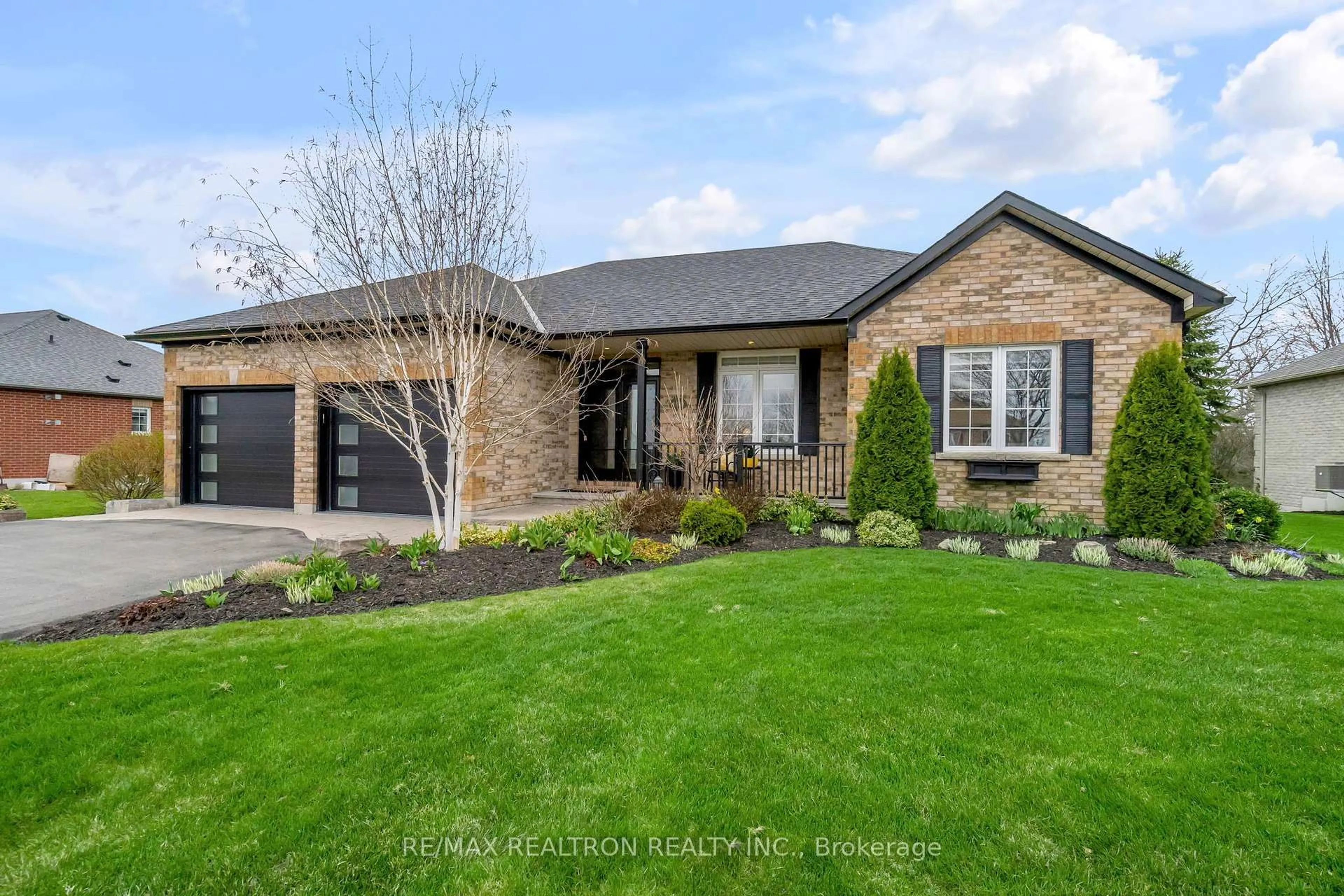 Home with brick exterior material, street for 190 Southcrest Dr, Kawartha Lakes Ontario L0C 1G0