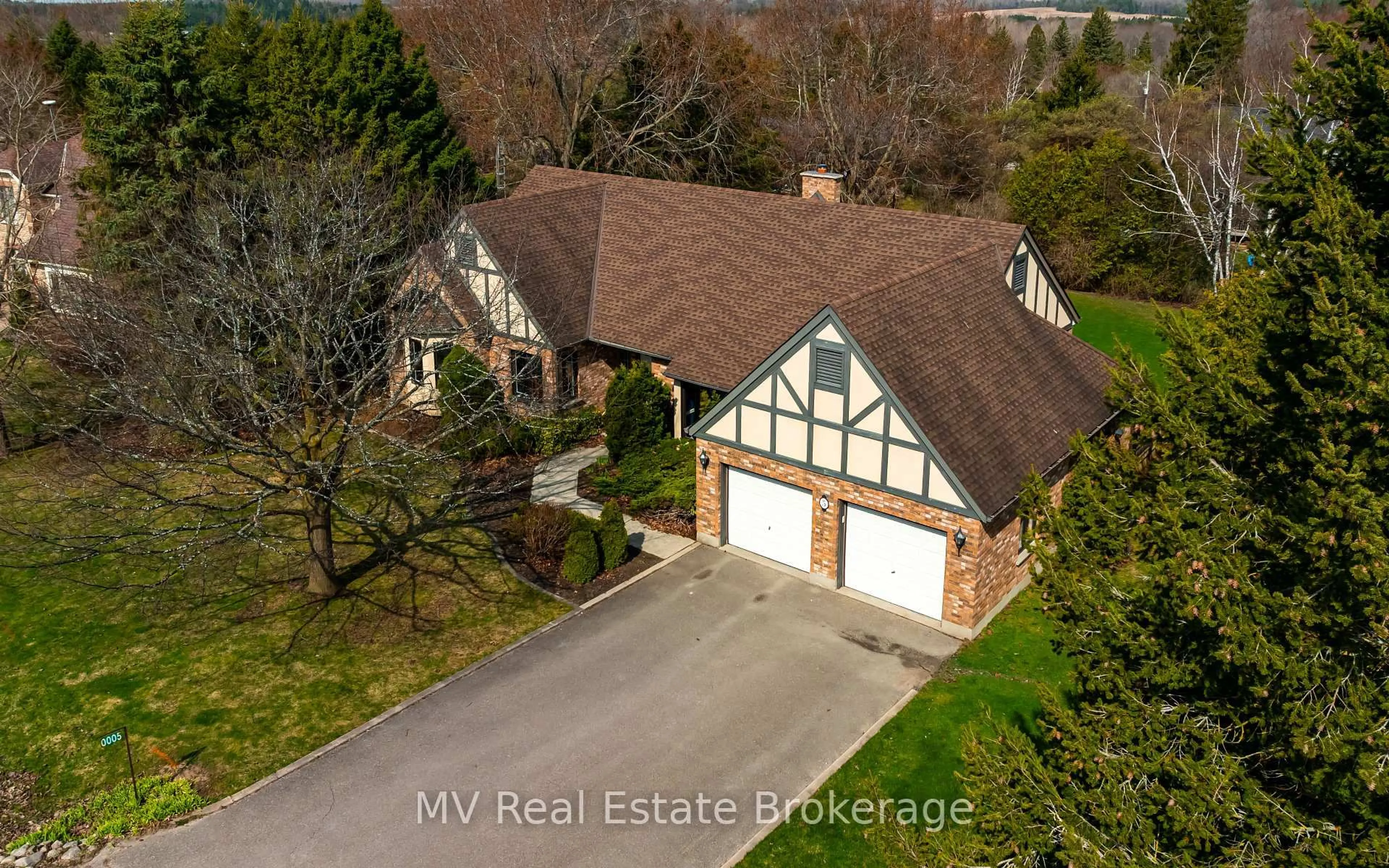 A pic from outside/outdoor area/front of a property/back of a property/a pic from drone, water/lake/river/ocean view for 5 Amalia Cres, Centre Wellington Ontario N0B 1J0