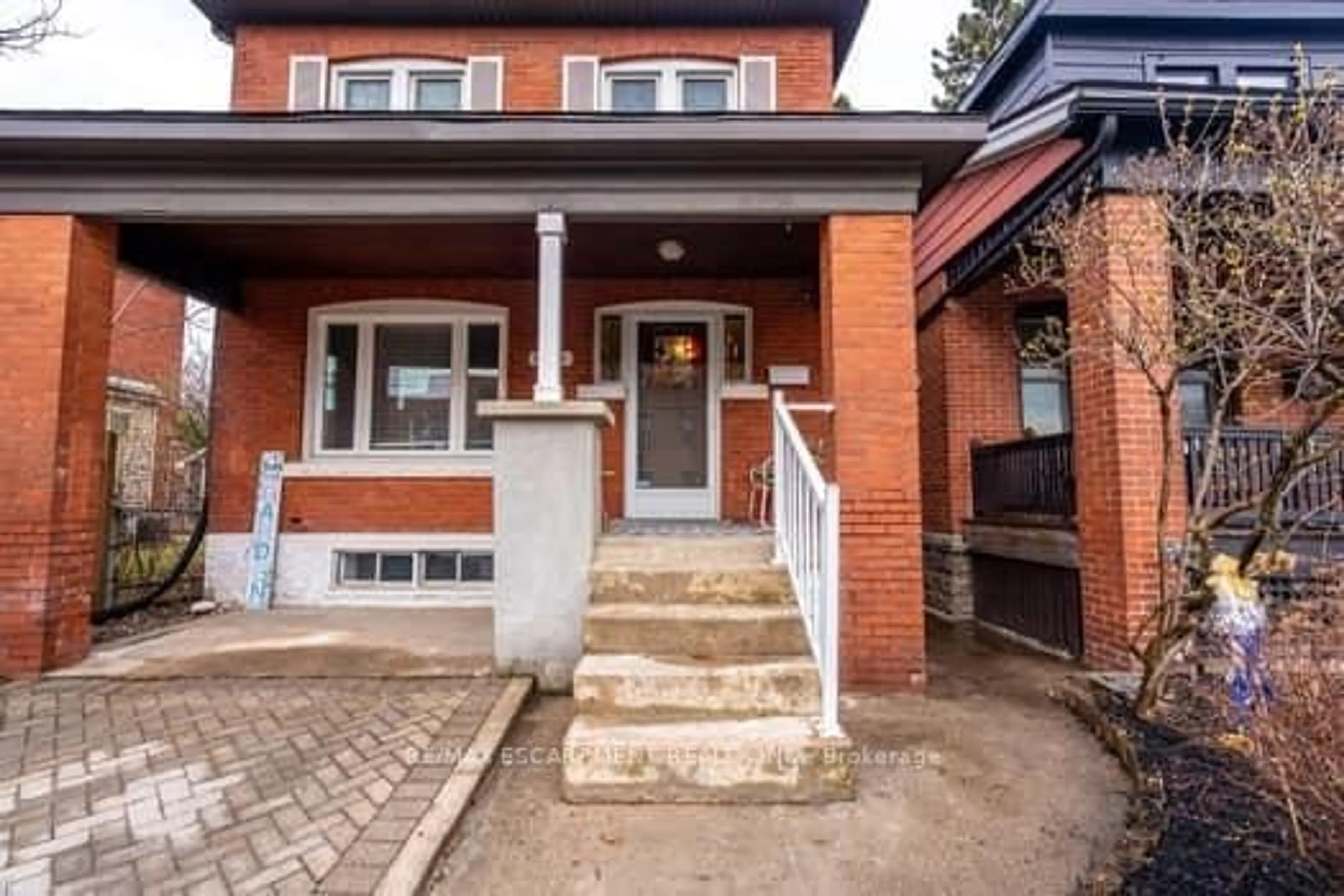 Home with brick exterior material, street for 164 Edgemont St, Hamilton Ontario L8K 2H9