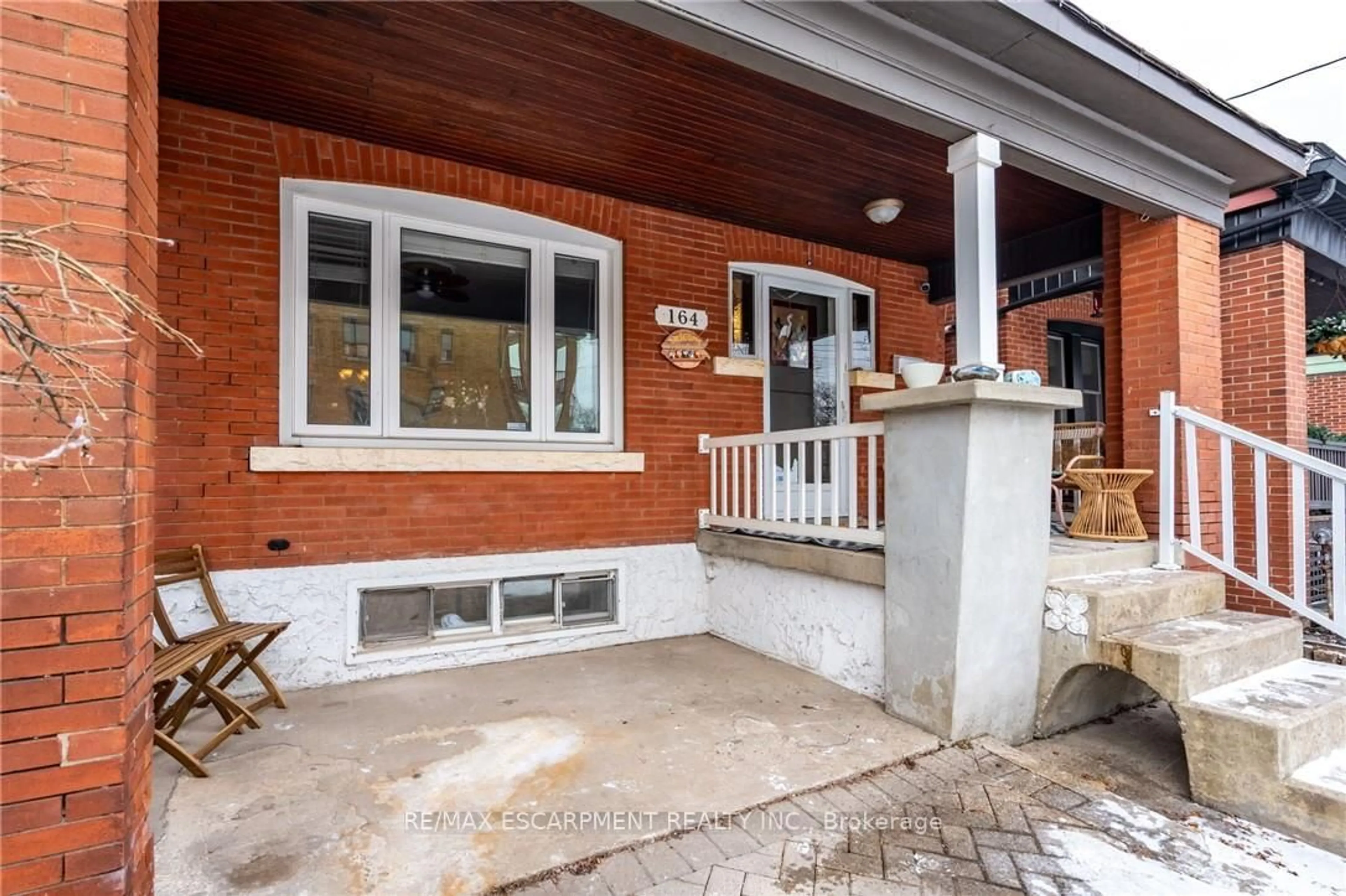 Patio, street for 164 Edgemont St, Hamilton Ontario L8K 2H9