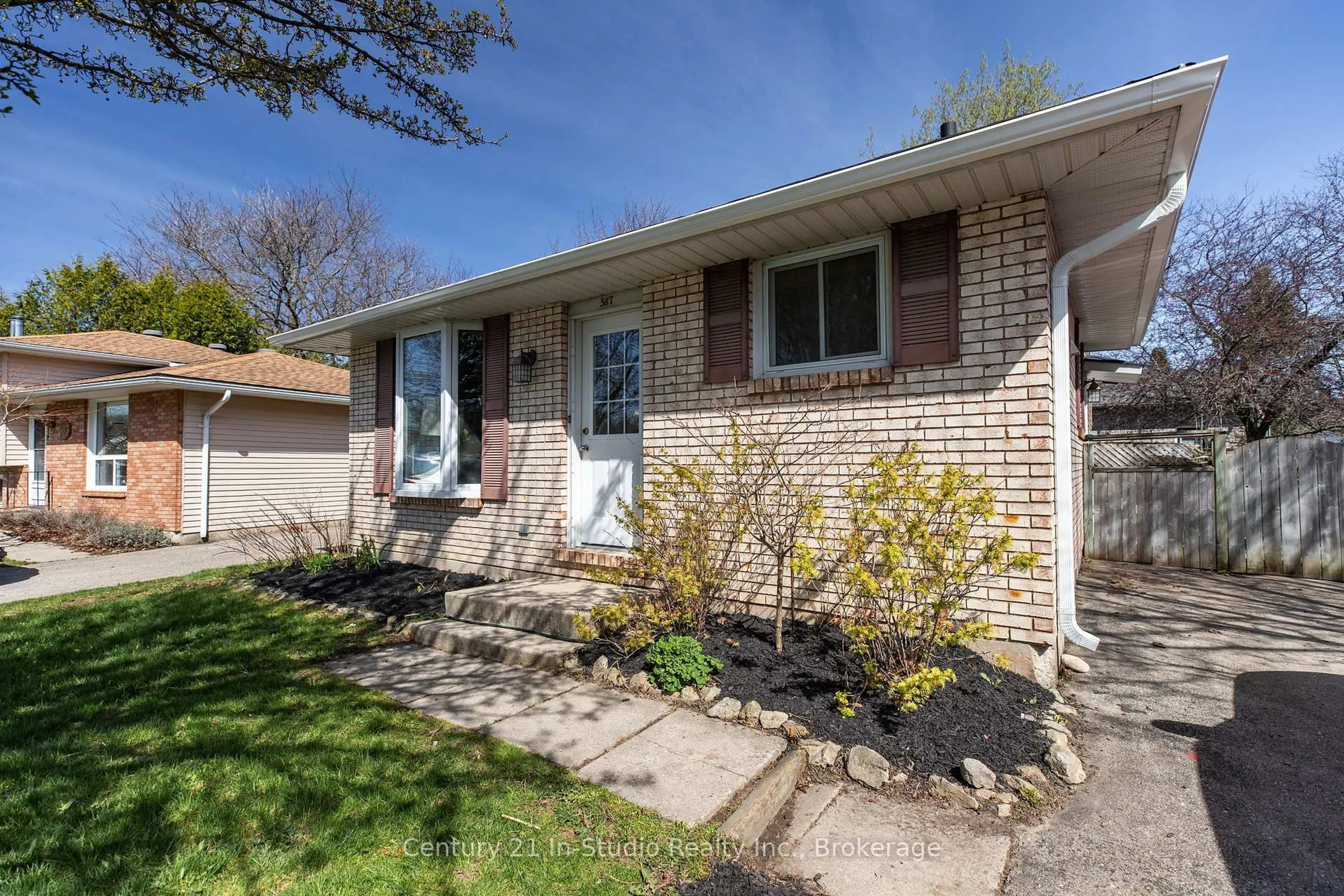 Home with brick exterior material, street for 587 Scott St, Kincardine Ontario N2Z 1V2