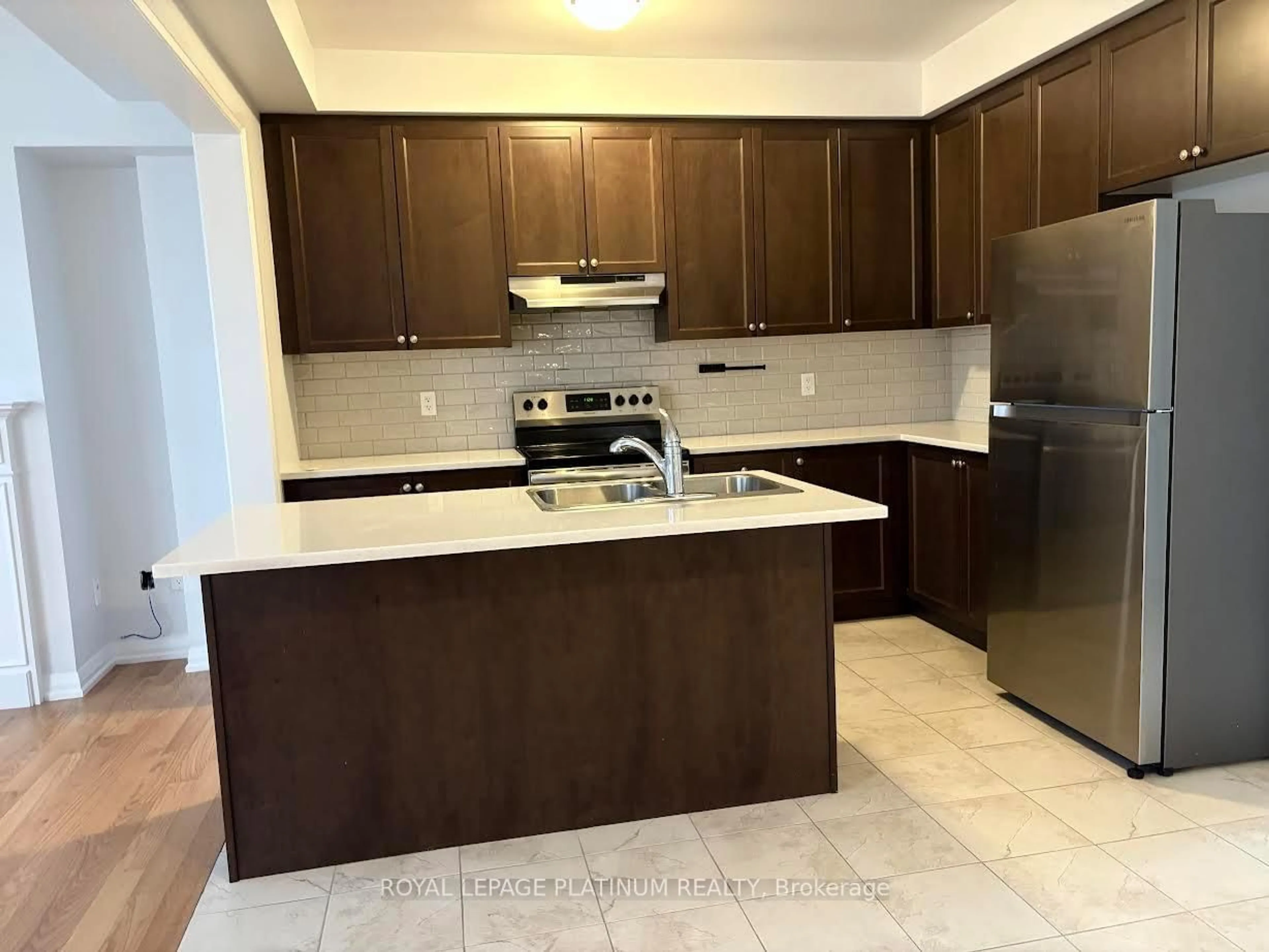 Standard kitchen, unknown for 846 Sobeski Ave, Woodstock Ontario N4T 0P2