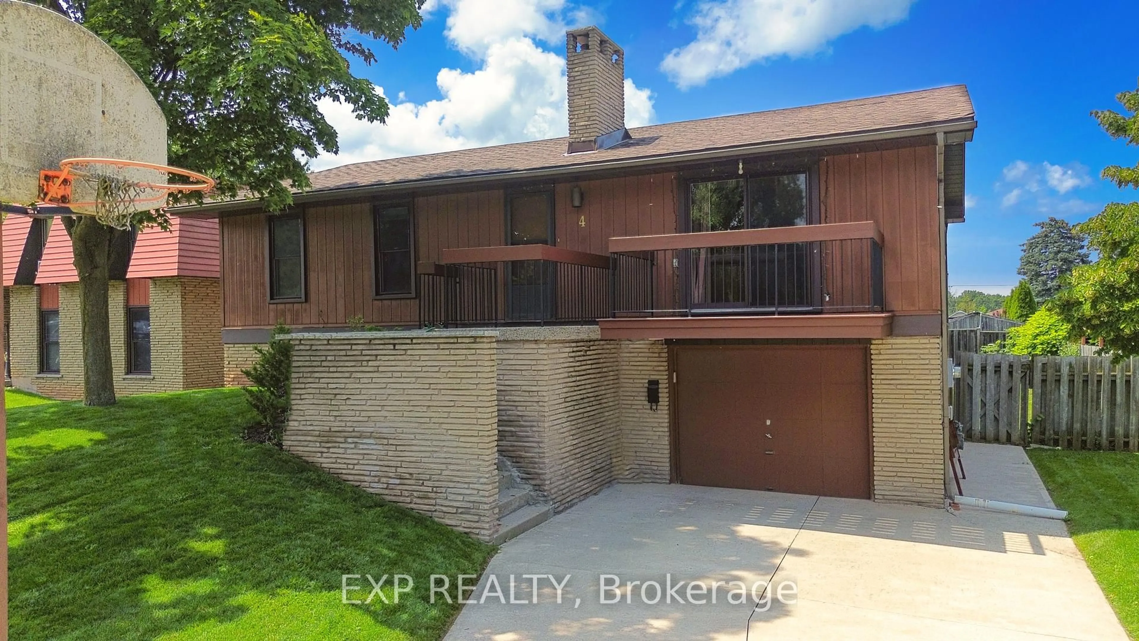 Home with brick exterior material, building for 4 Cedar Glen, Grimsby Ontario L3M 4K2