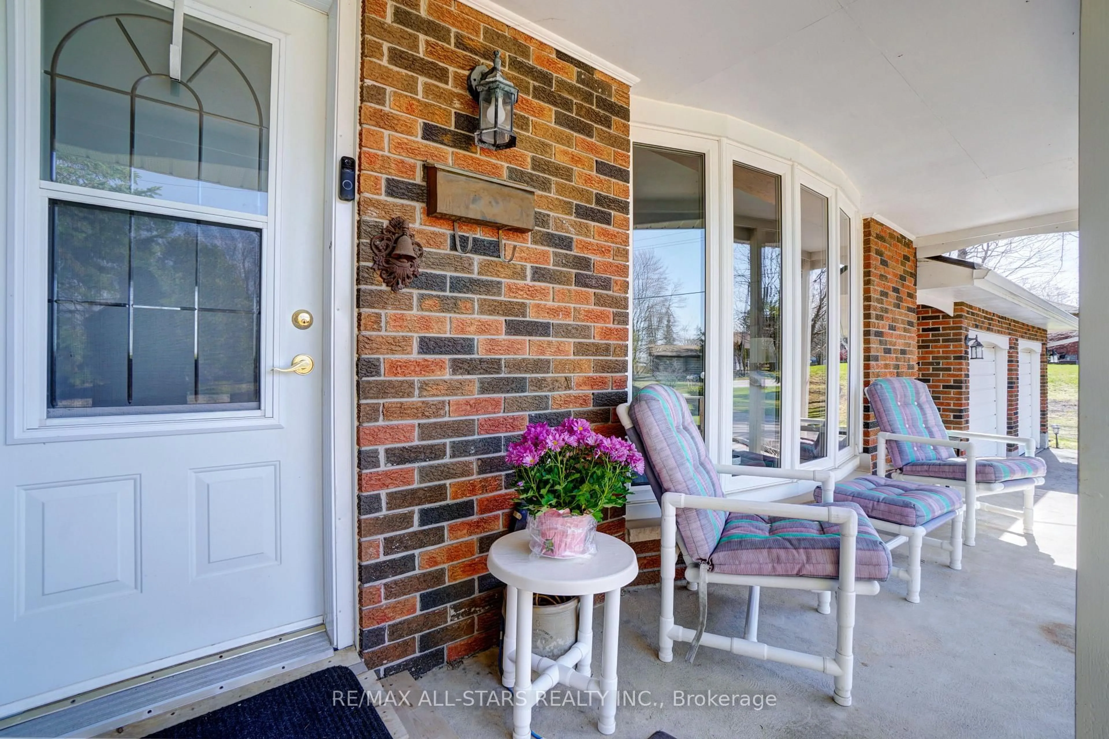 Indoor entryway for 922 Cottingham Rd, Kawartha Lakes Ontario K0L 2W0