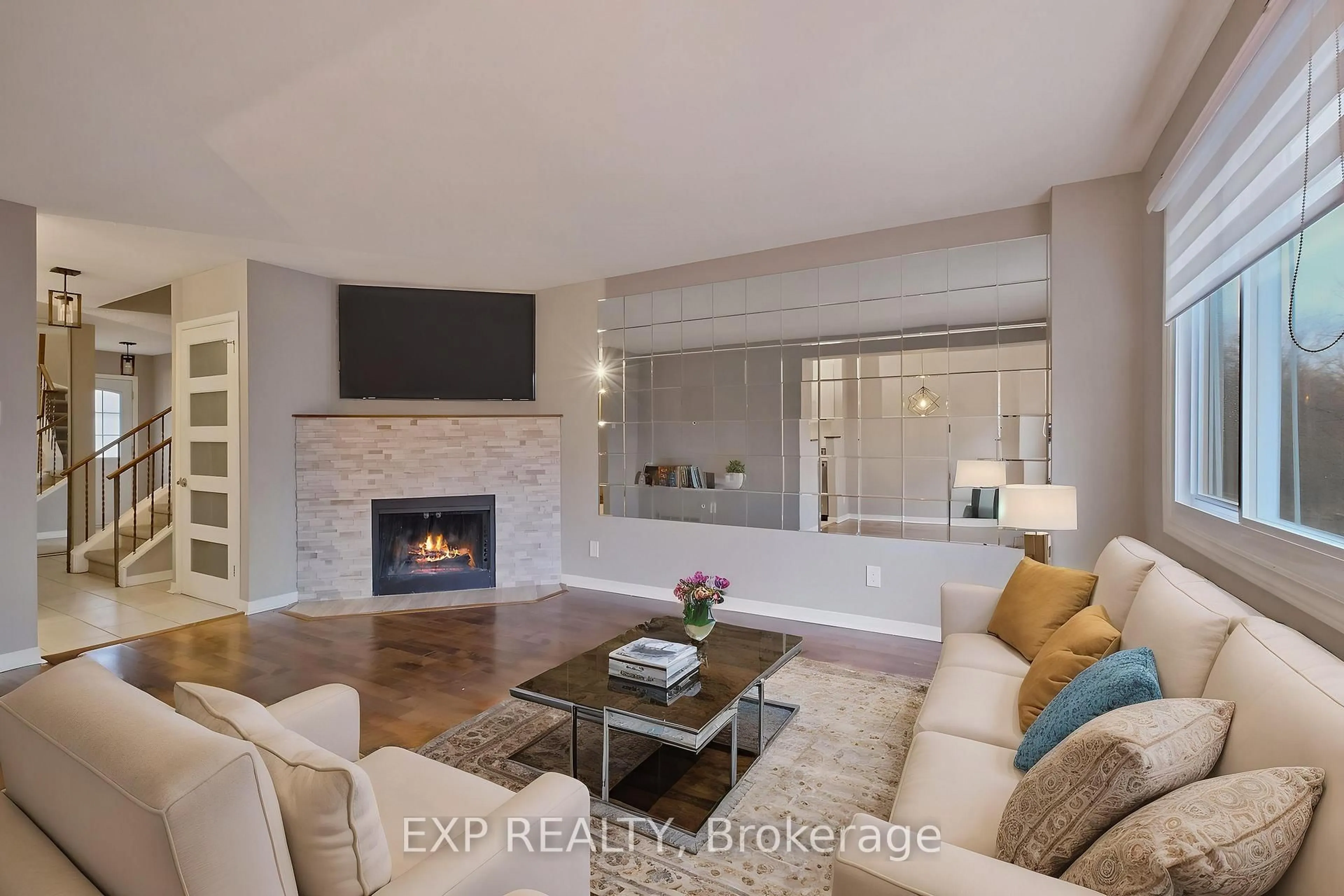 Living room with furniture, unknown for 2133 Orient Park Dr, Ottawa Ontario K1B 4W1