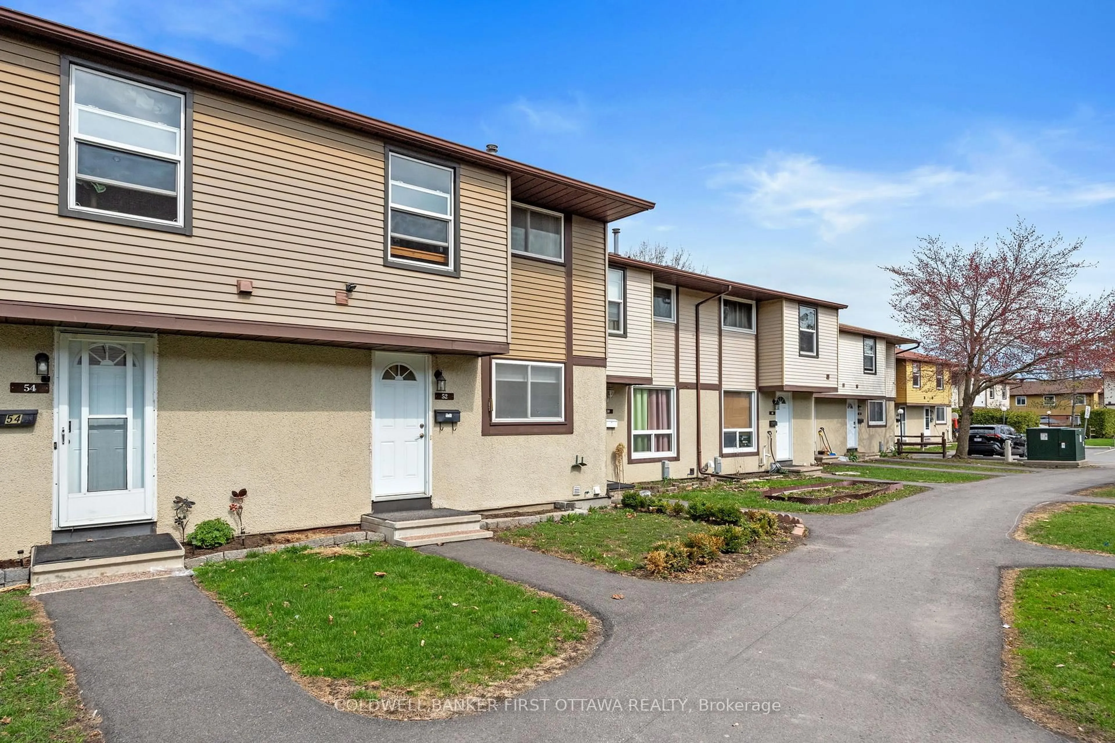 Unknown for 2570 SOUTHVALE Cres #52, Ottawa Ontario K1B 5B7
