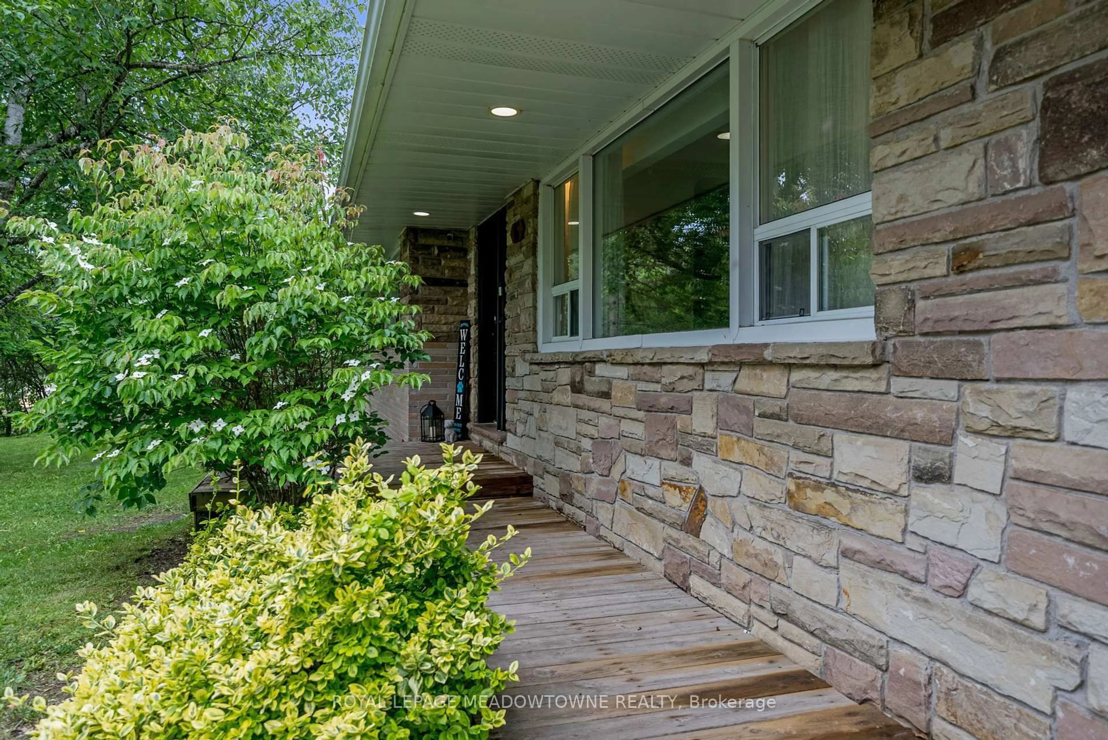 Unknown for 16 Carberry St, Erin Ontario N0B 1T0