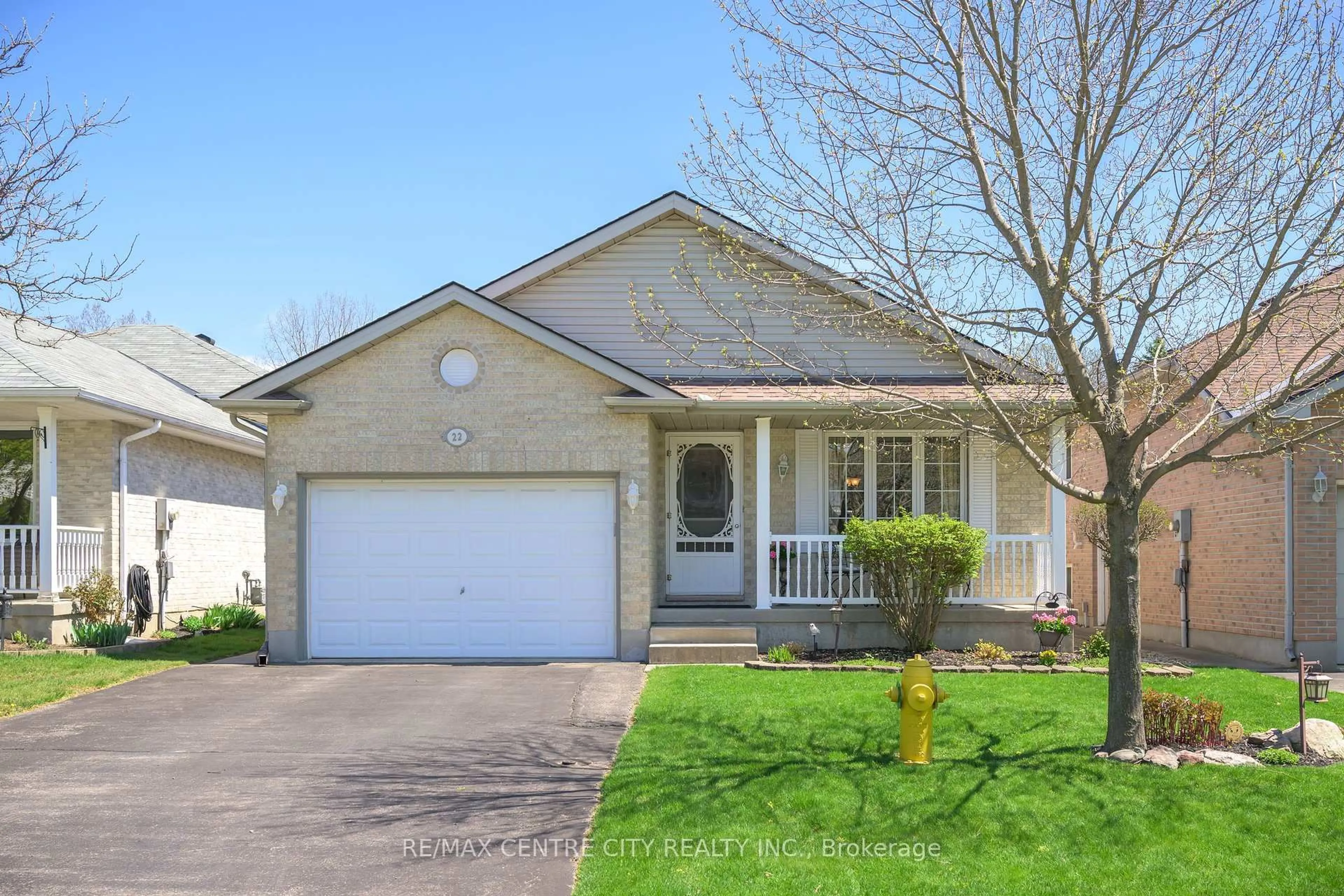 Home with vinyl exterior material, street for 22 Kingsbridge St, London East Ontario N5V 4S9