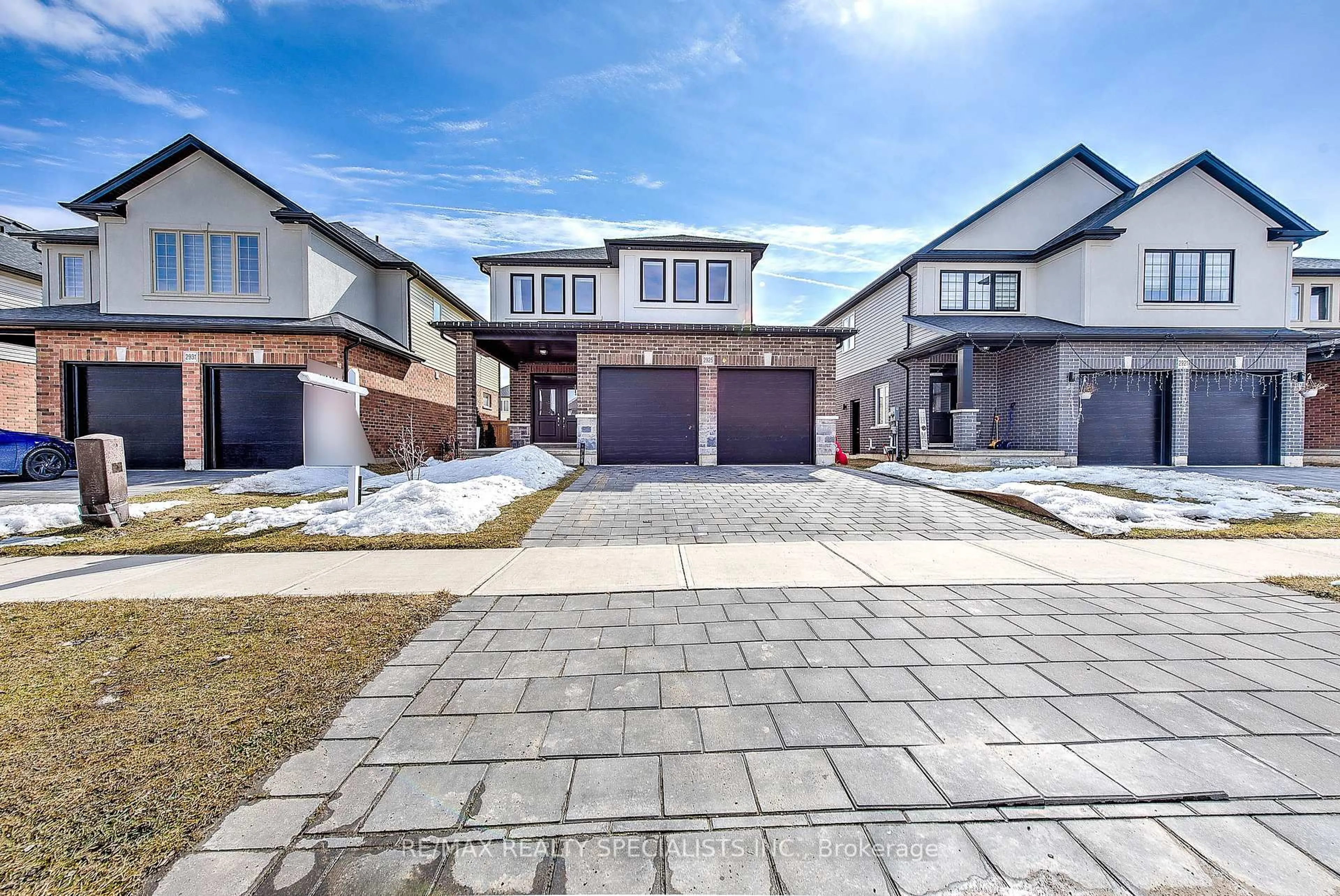 Unknown for 2925 Lemieux Walk, London South Ontario N6M 0H2