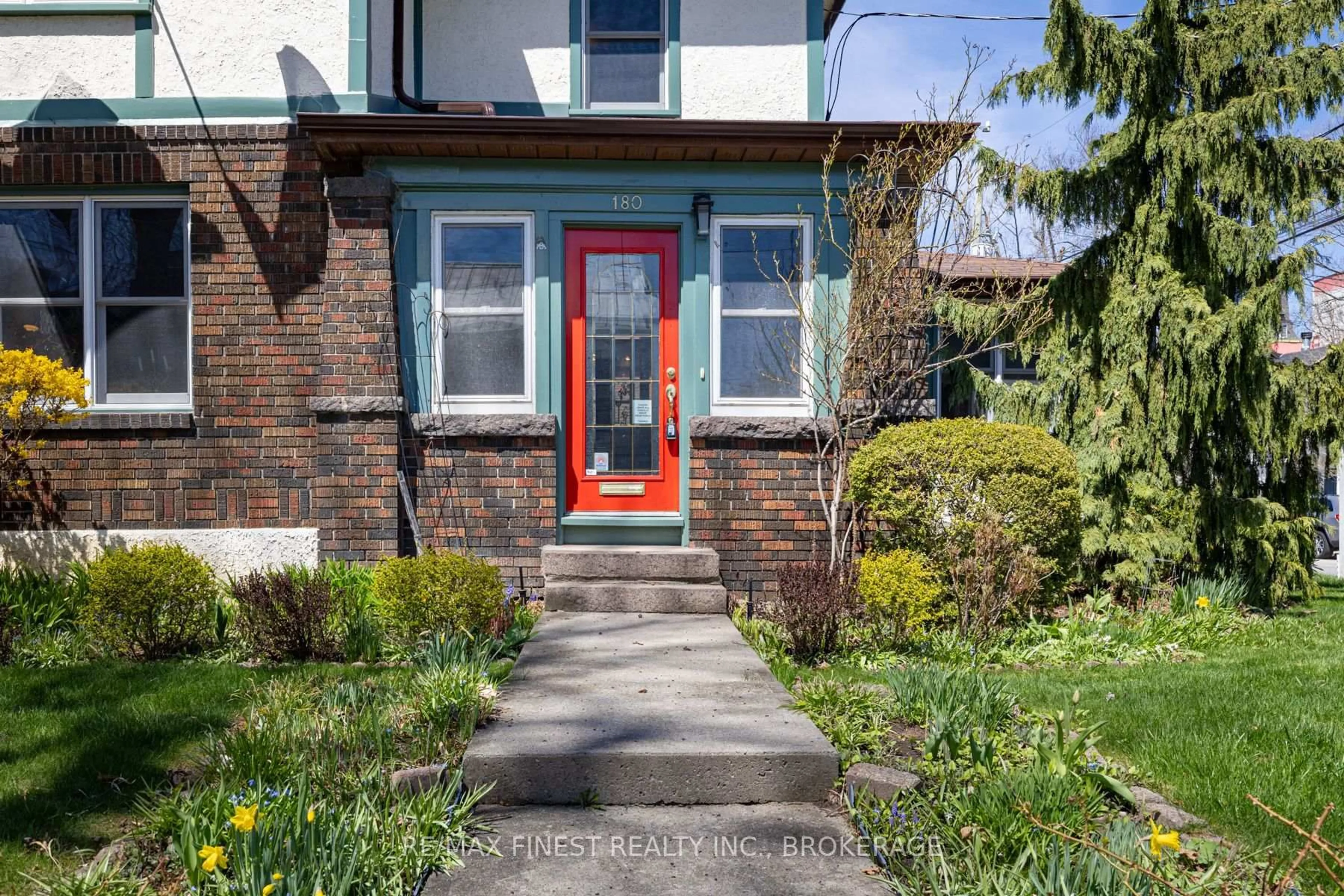 Unknown for 180 King St, Kingston Ontario K7L 3A2