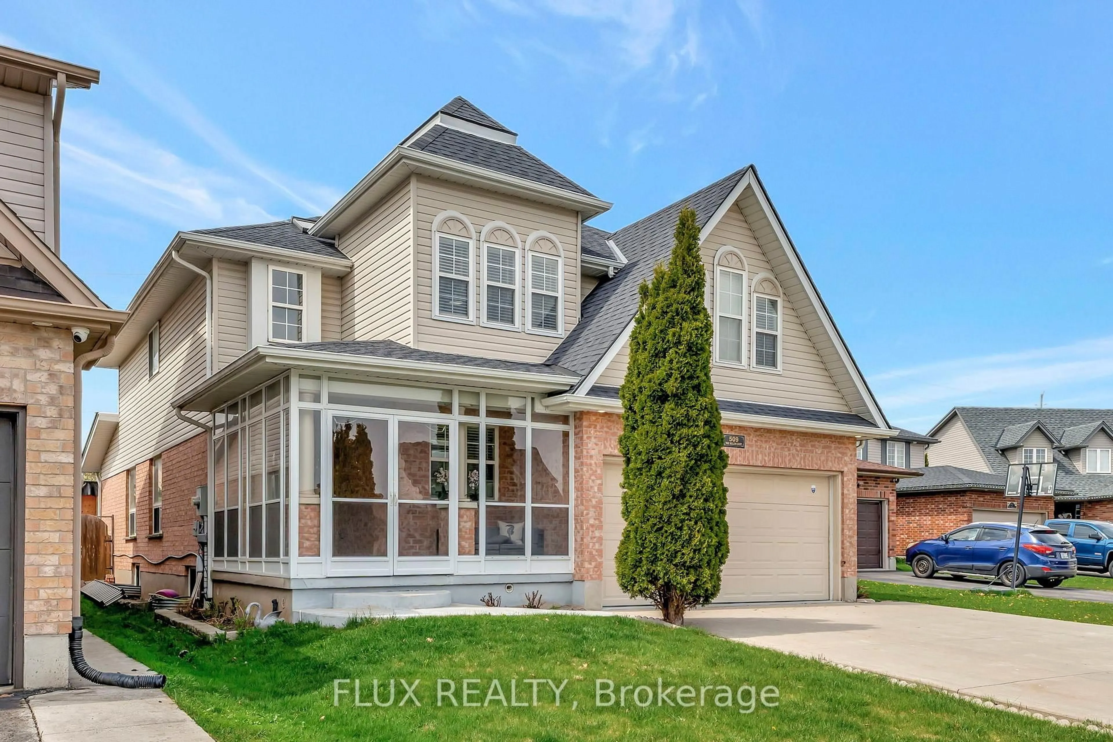 Home with vinyl exterior material, unknown for 509 PINE HOLLOW Crt, Kitchener Ontario N2R 1T3