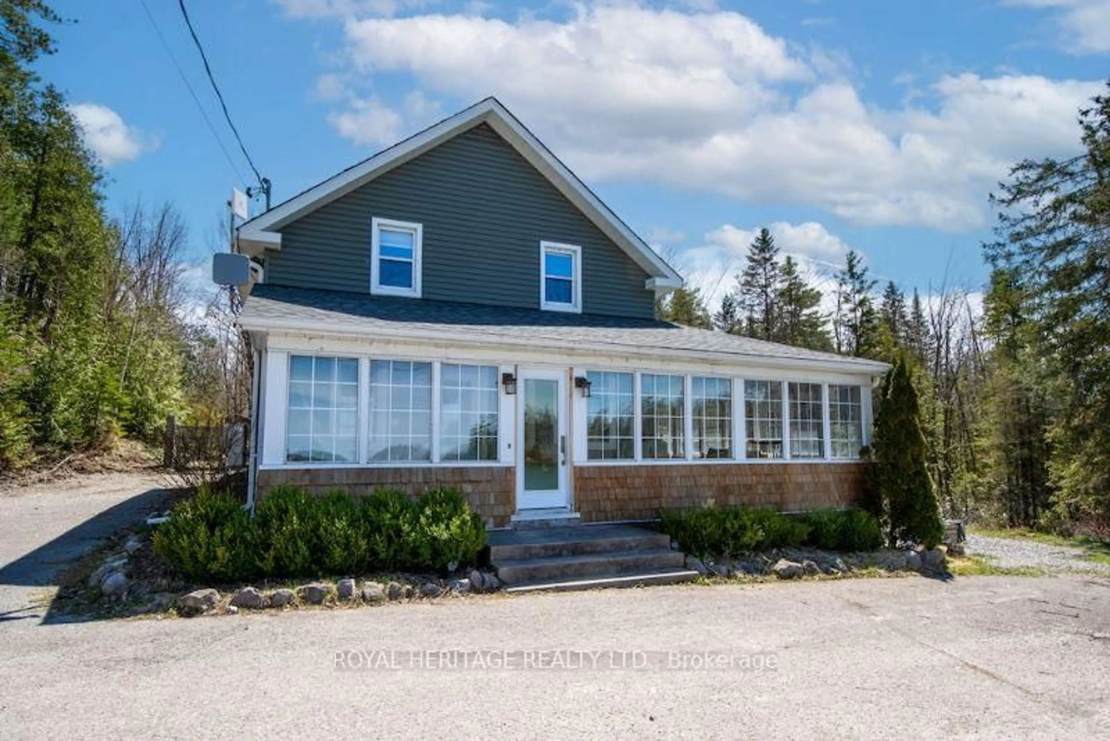 Home with vinyl exterior material, unknown for 1074 Lakehurst Rd, Trent Lakes Ontario K0L 2H0