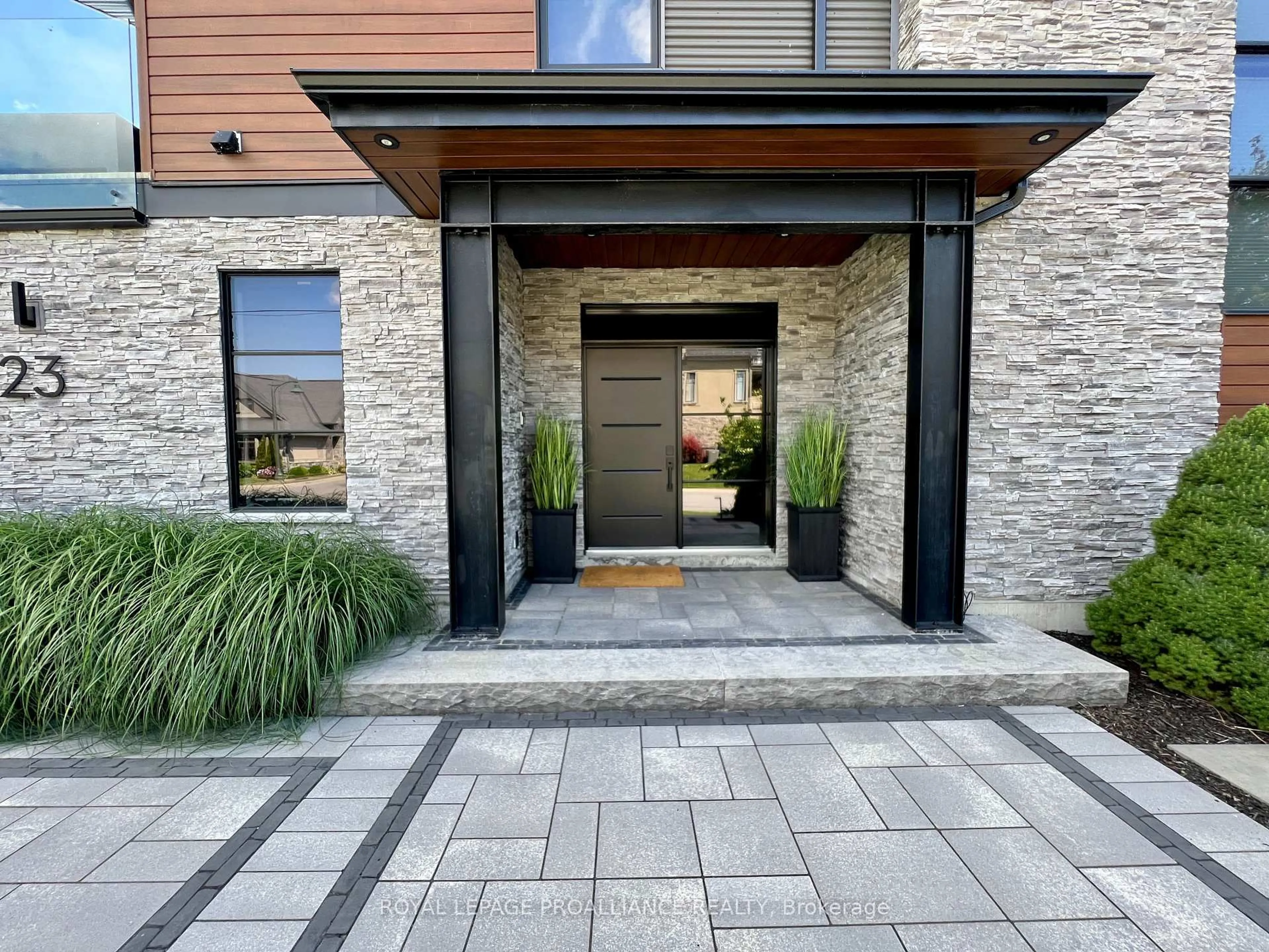 Indoor entryway for 23 South Church St, Belleville Ontario K8N 0C3
