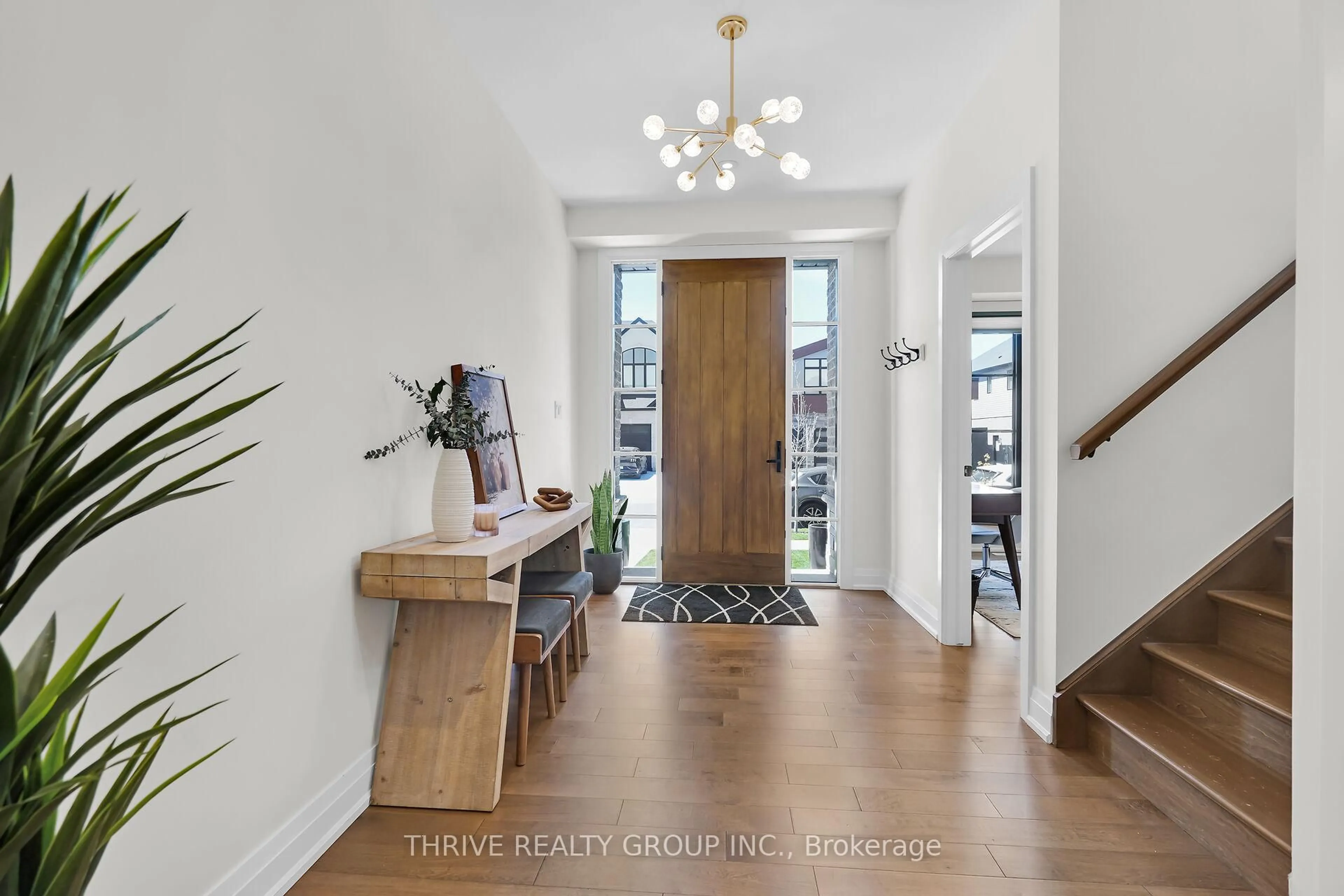 Indoor entryway for 1339 Silverfox Dr, London North Ontario N6G 0V7