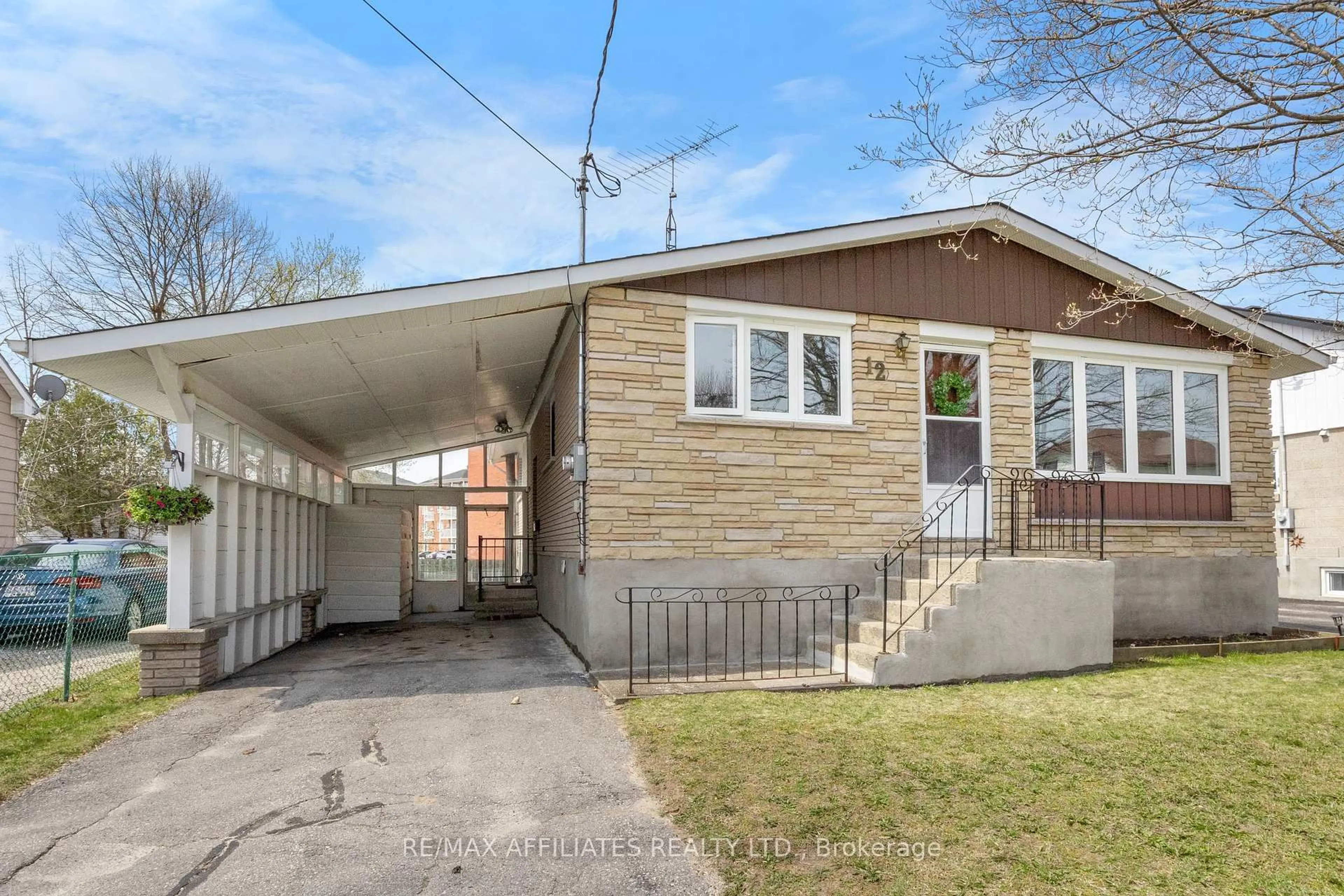 Unknown for 12 Sinclair St, Perth Ontario K7H 2R5
