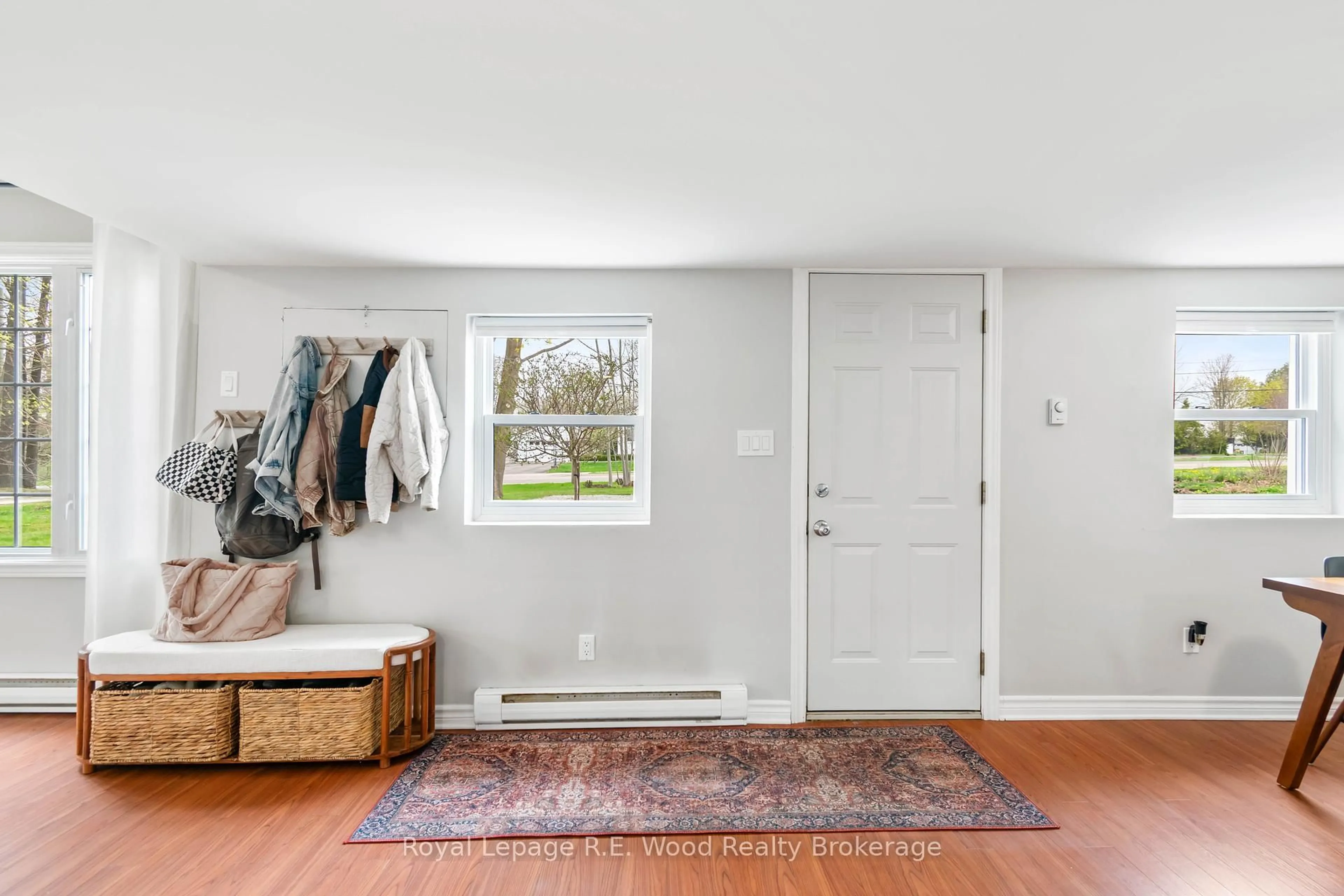 Indoor entryway for 133 North St, Tillsonburg Ontario N4G 1B4