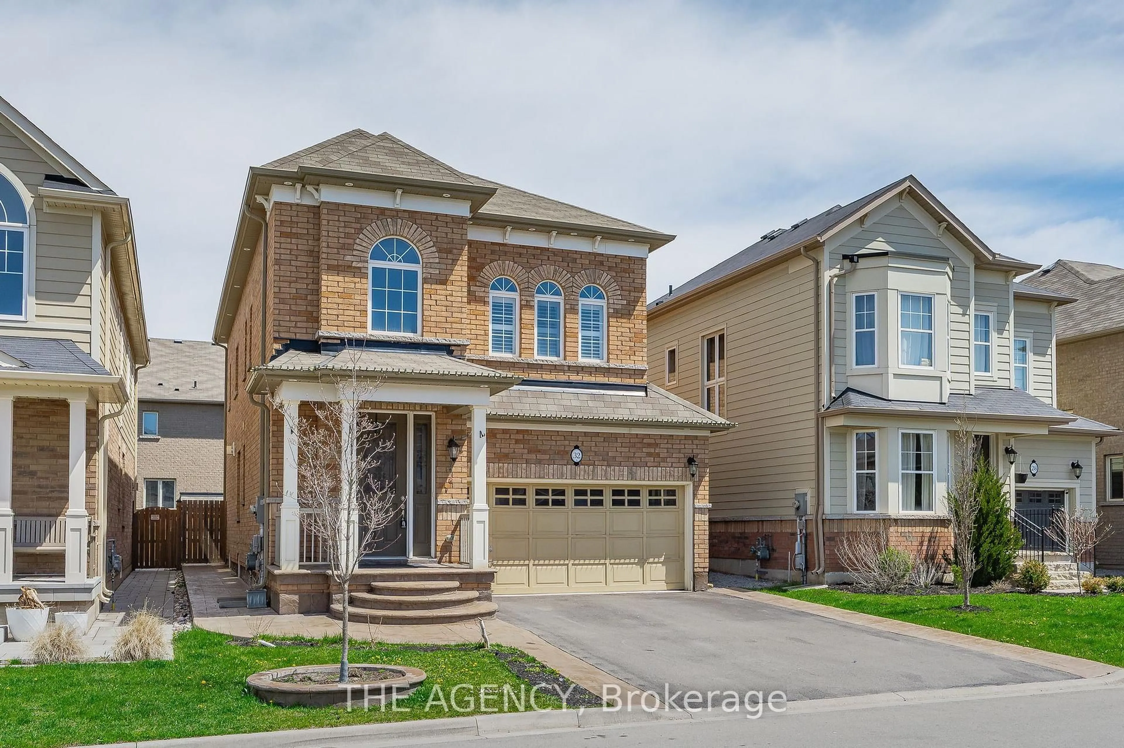 Home with brick exterior material, street for 32 Babcock St, Hamilton Ontario L8B 0S5