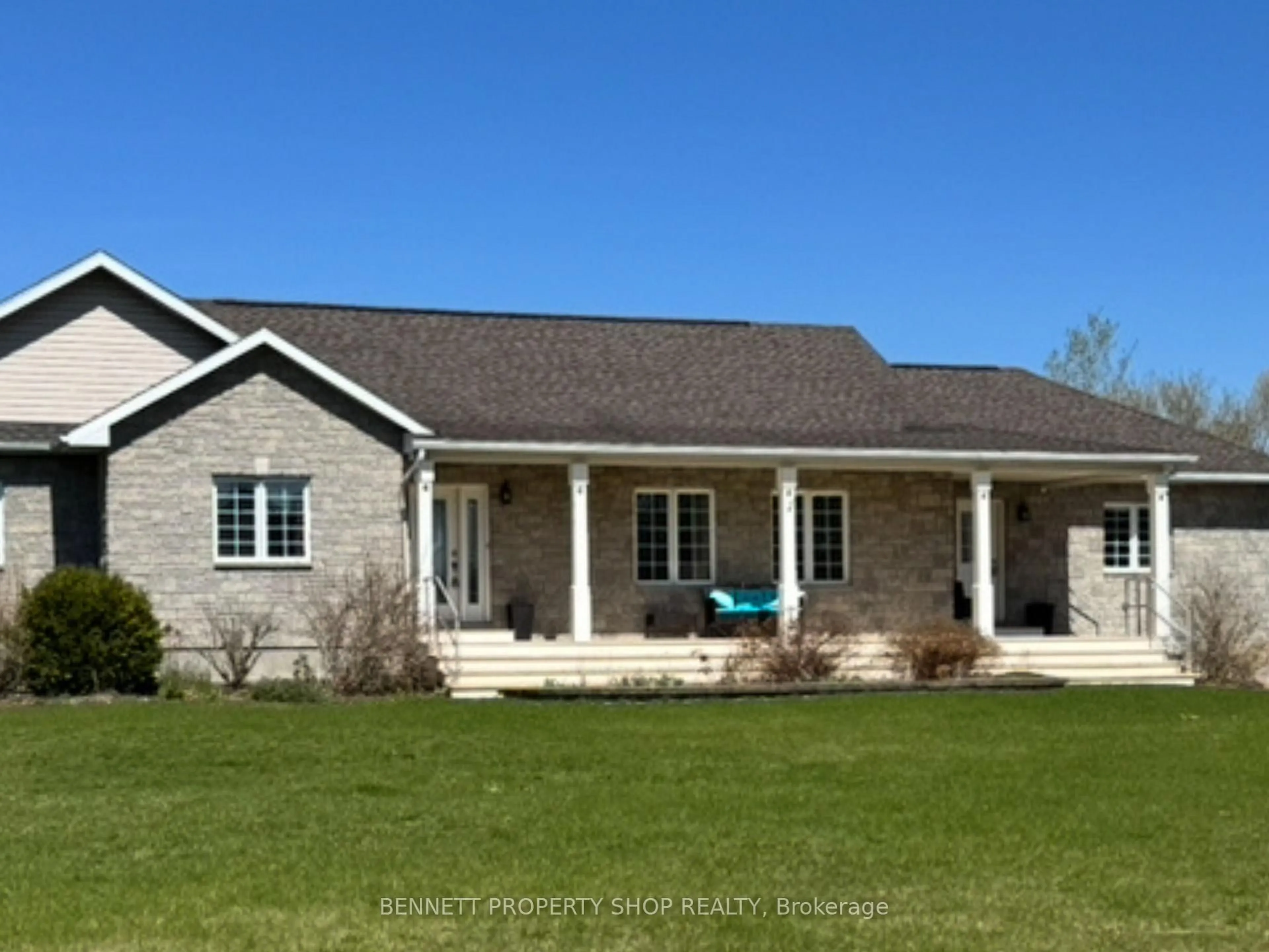 Home with vinyl exterior material, building for 5705 Lombardy Dr, Osgoode Ontario K0A 2W0