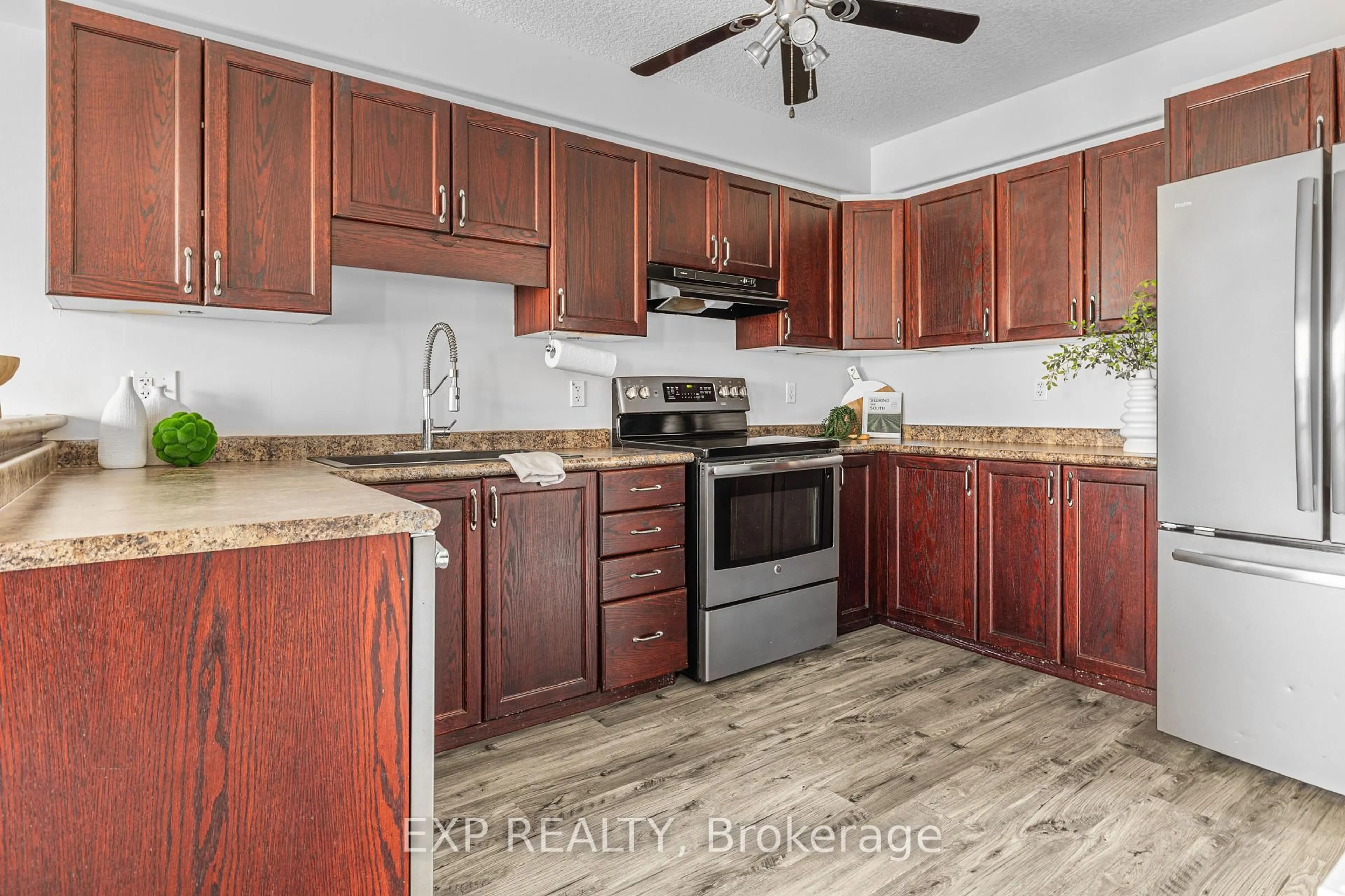 Standard kitchen, unknown for 181 Sophia Cres, Kitchener Ontario N2R 1X7
