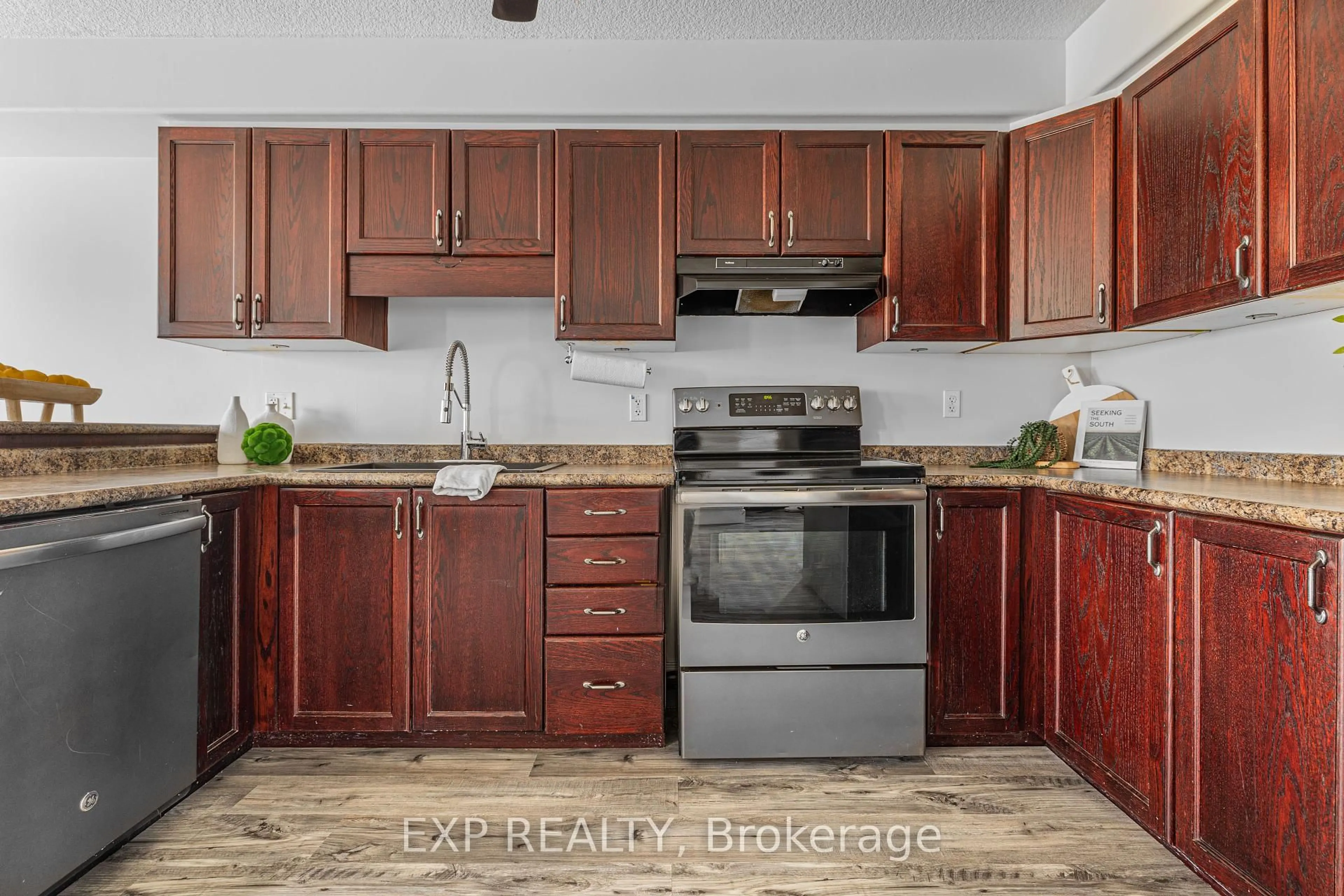 Standard kitchen, unknown for 181 Sophia Cres, Kitchener Ontario N2R 1X7