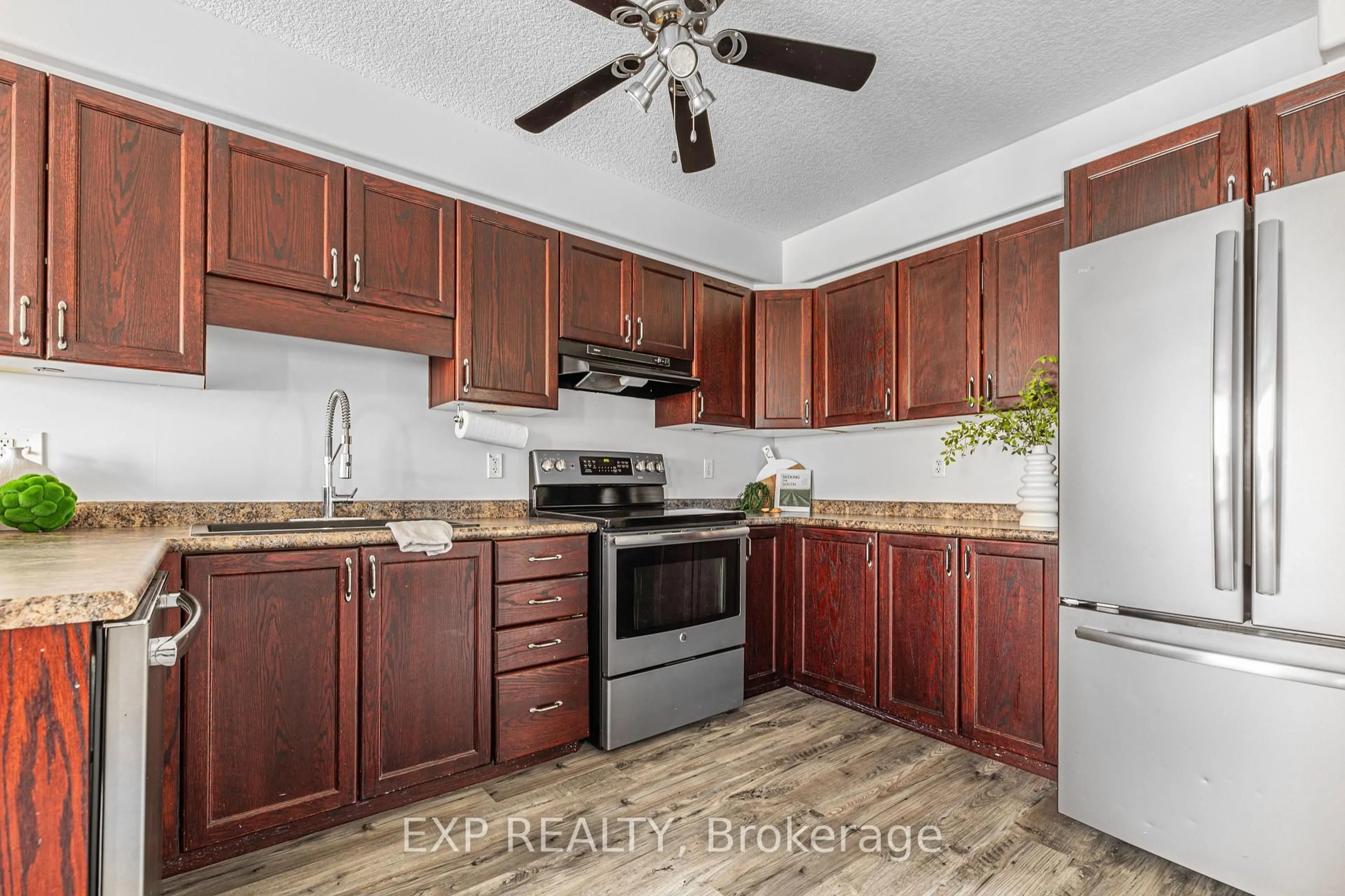 Standard kitchen, unknown for 181 Sophia Cres, Kitchener Ontario N2R 1X7