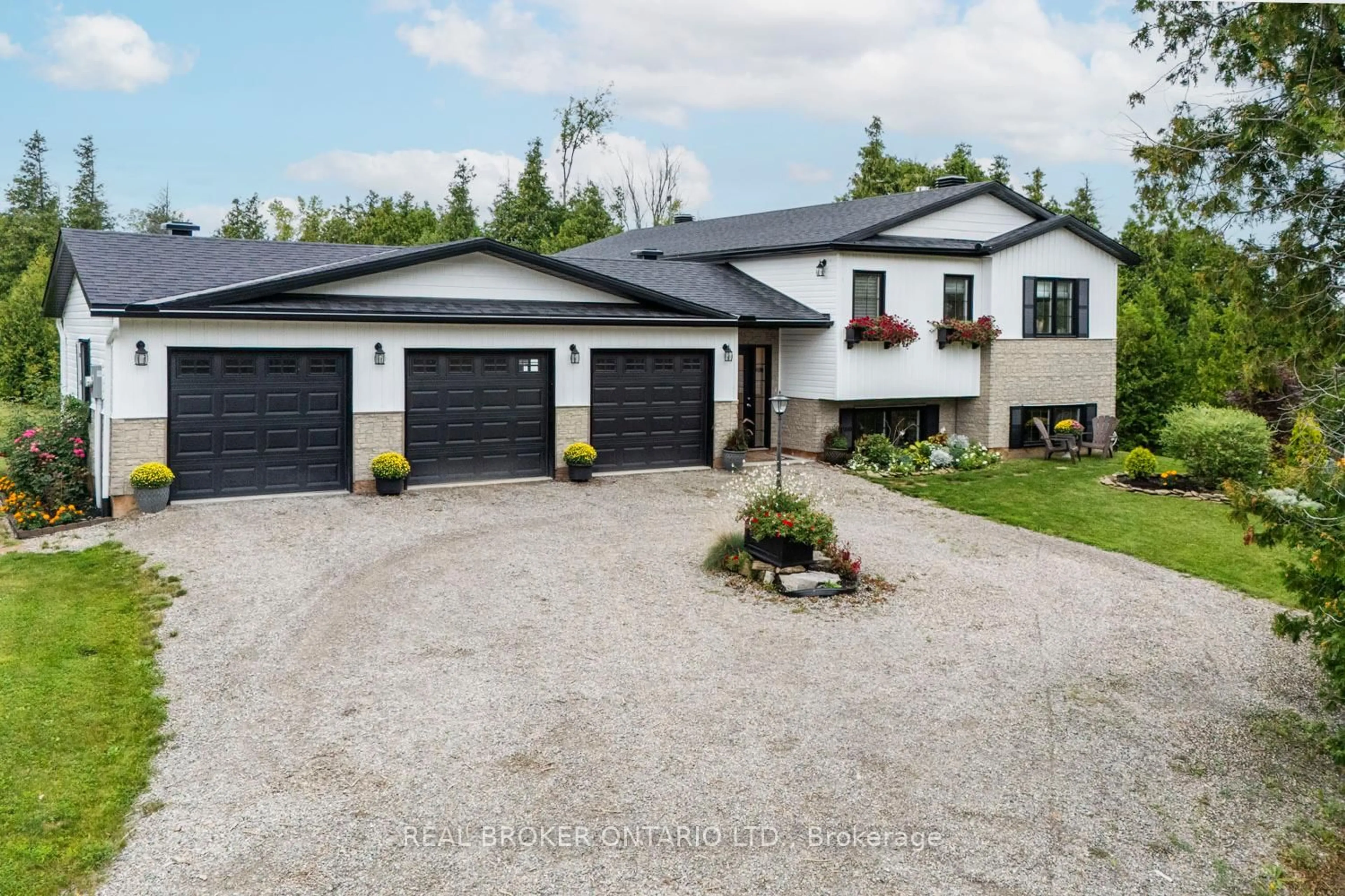 A pic from outside/outdoor area/front of a property/back of a property/a pic from drone, street for 486 CODE Dr, Smiths Falls Ontario K7A 4S6