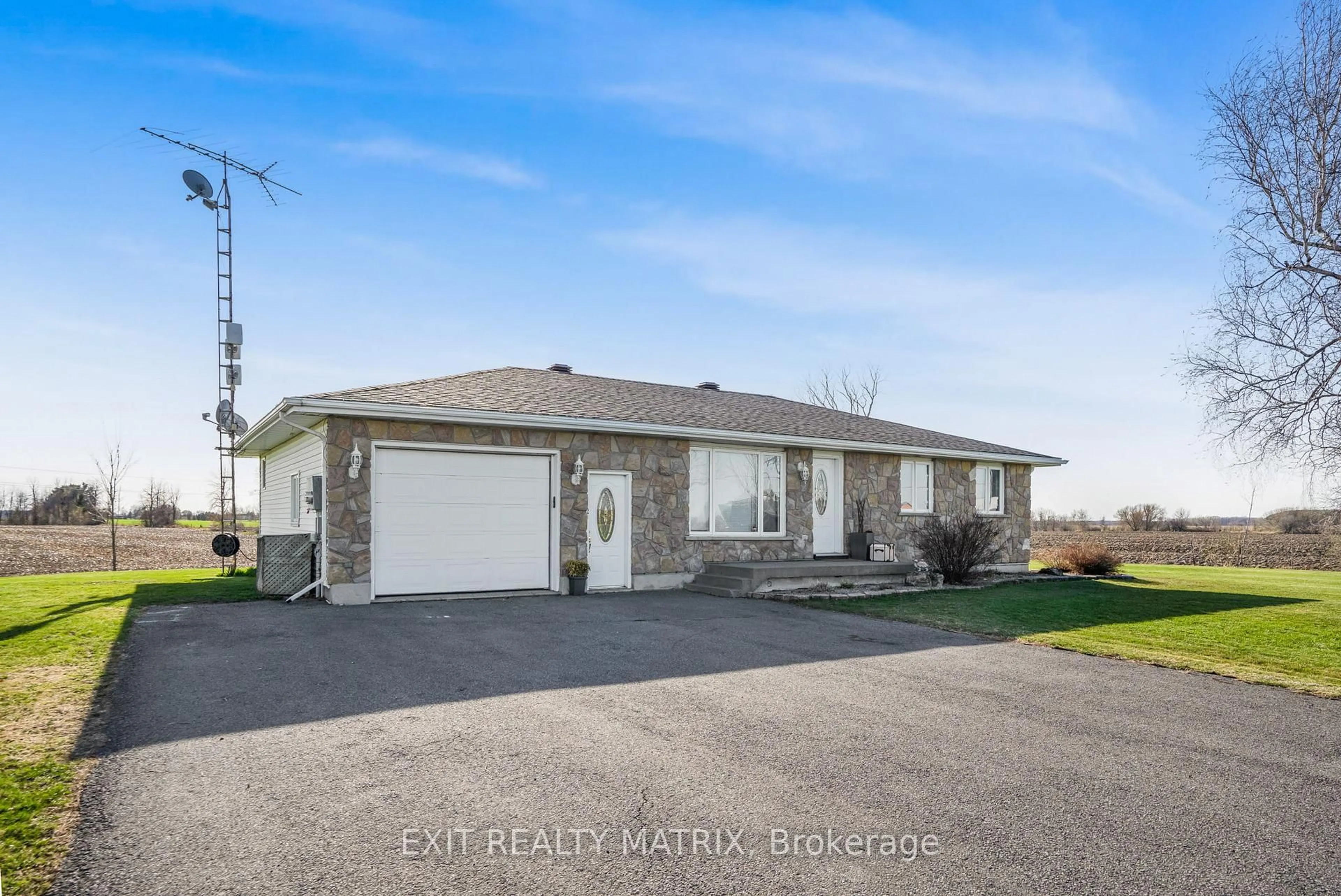 Unknown for 1688 Ste-Marie Rd, Russell Ontario K0A 1W0