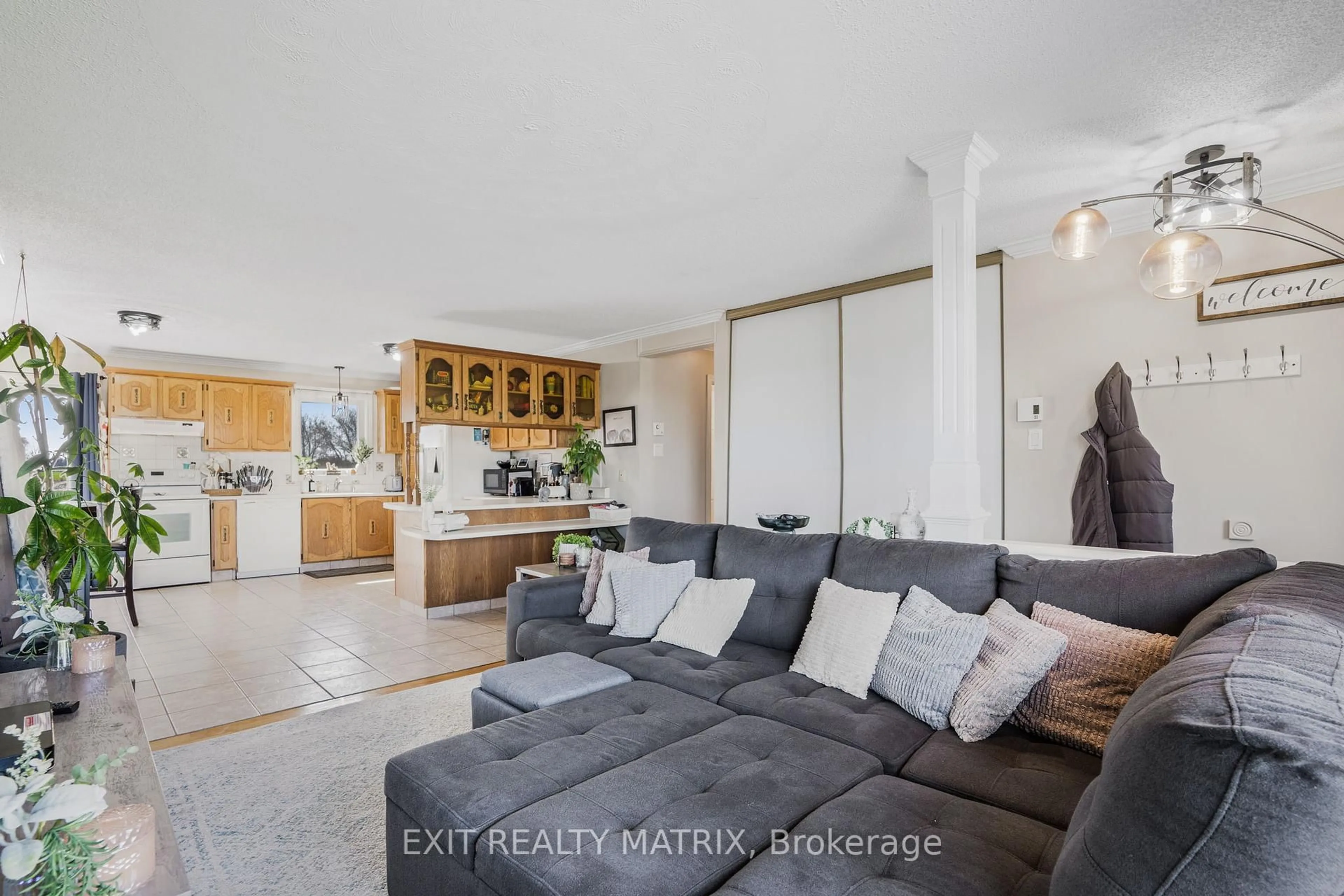 Living room with furniture, unknown for 1688 Ste-Marie Rd, Russell Ontario K0A 1W0