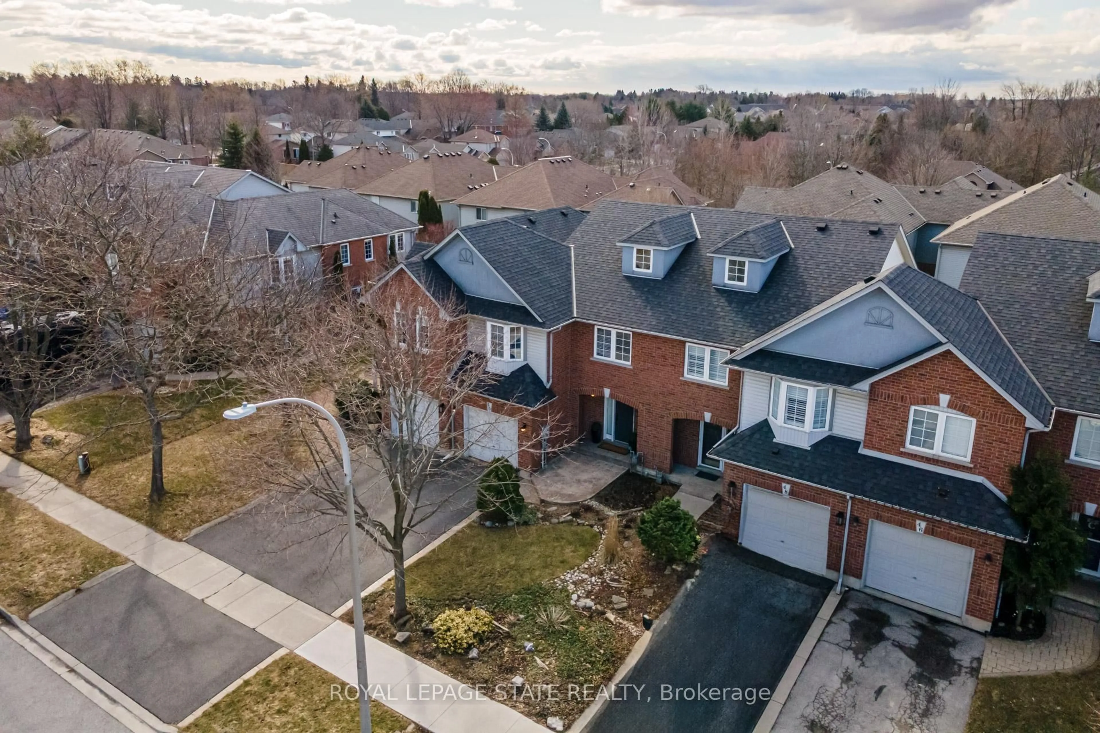 A pic from outside/outdoor area/front of a property/back of a property/a pic from drone, street for 50 Valridge Dr, Hamilton Ontario L9G 4Y7