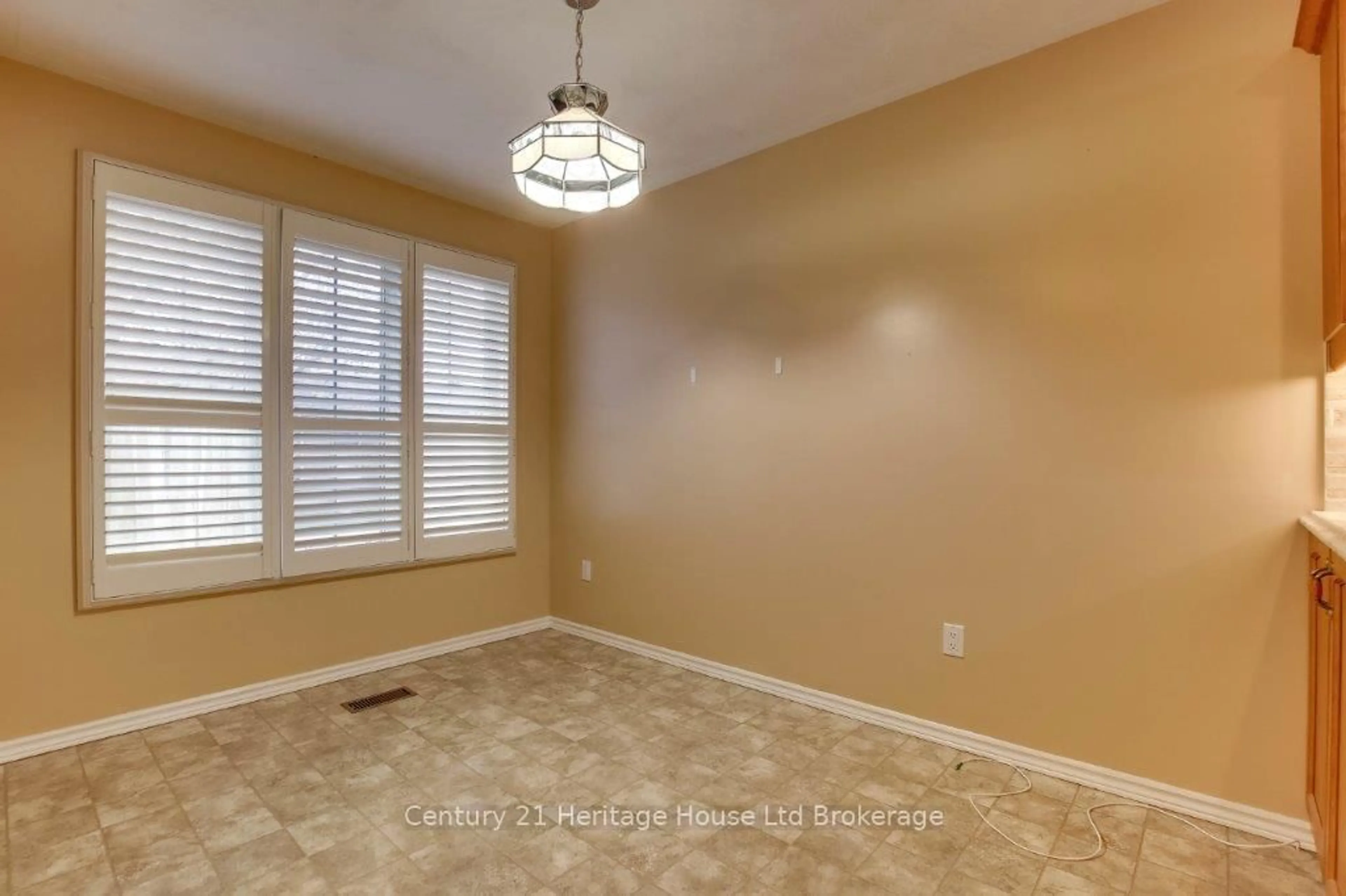 A pic of a room for 928 Lorene St #16, Woodstock Ontario N4S 5N8