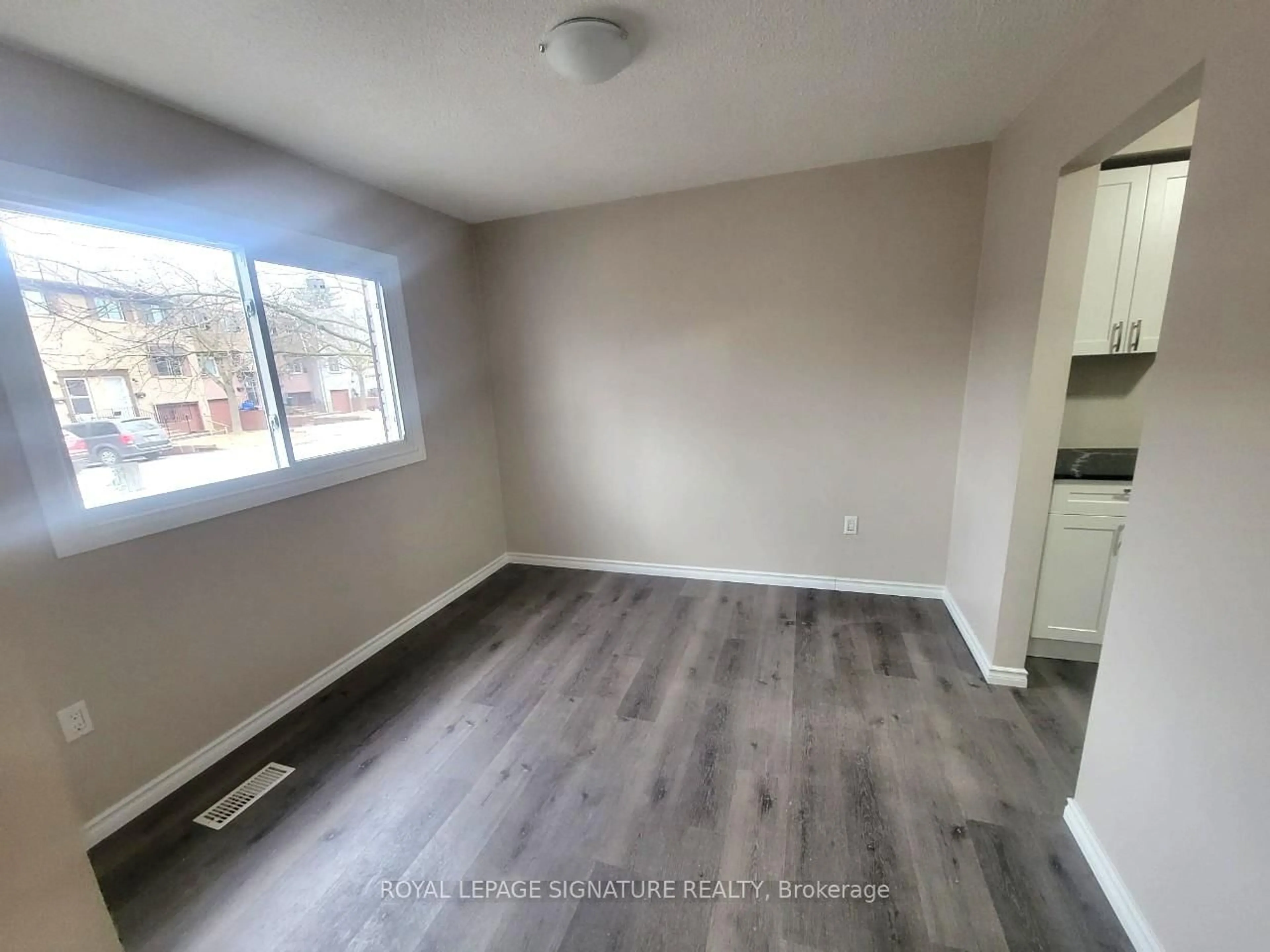 A pic of a room for 195 Denistoun St #174, Welland Ontario L3C 5G2