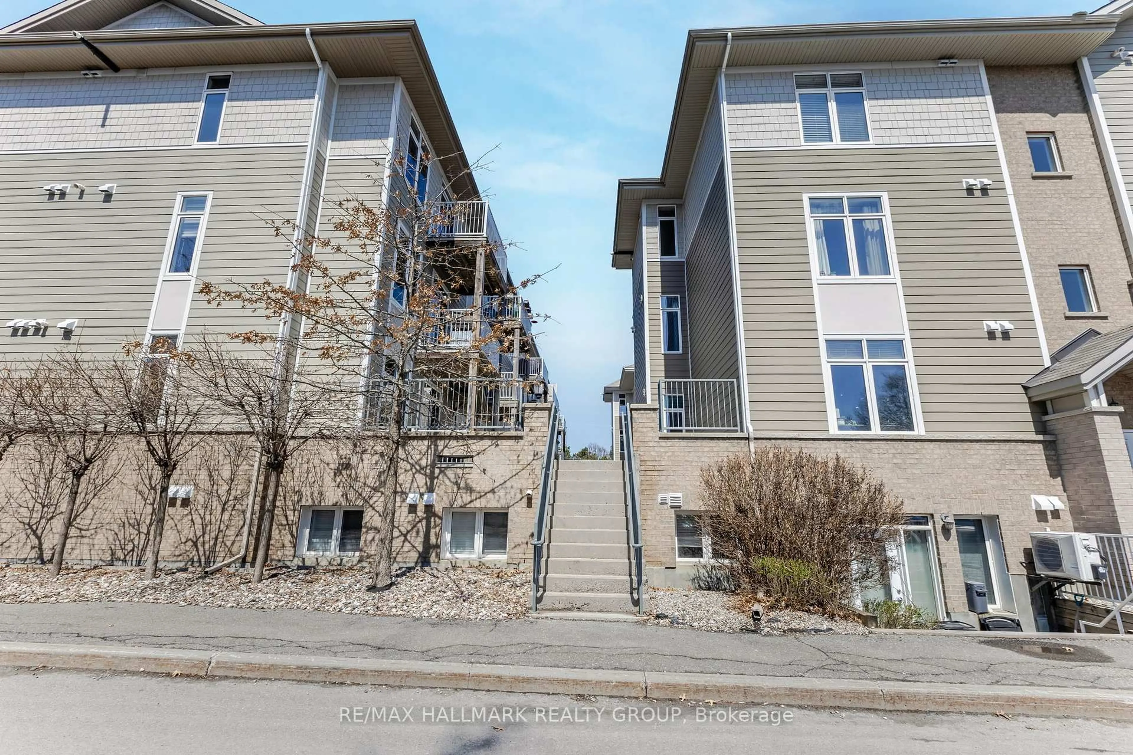 Unknown for 322 Everest Private #C, Ottawa Ontario K1G 4E3