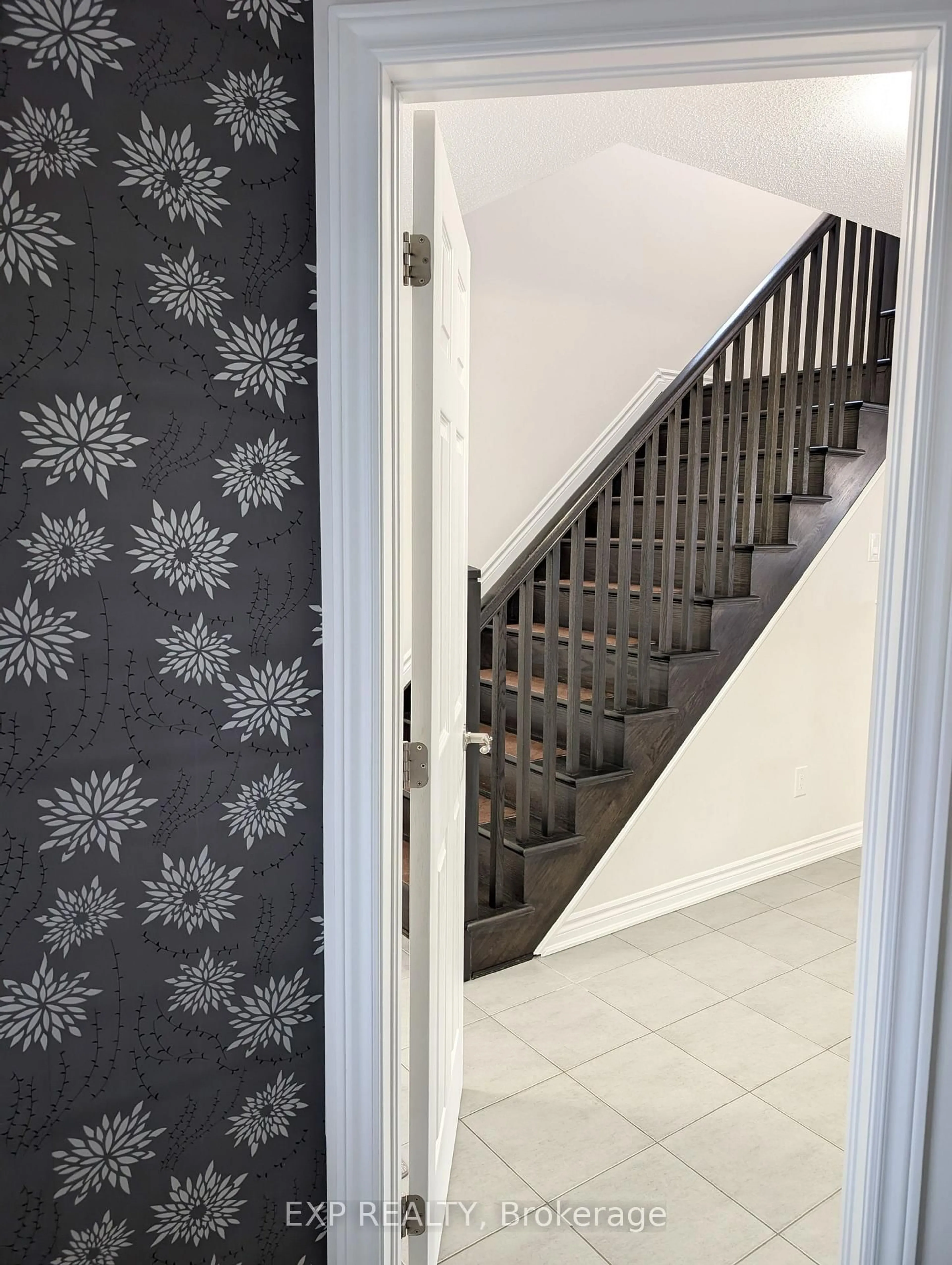 Stairs for 161 Cranesbill Rd, Ottawa Ontario K2V 0J4