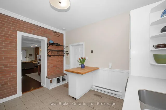 Additional property image - 300 Charlton Ave