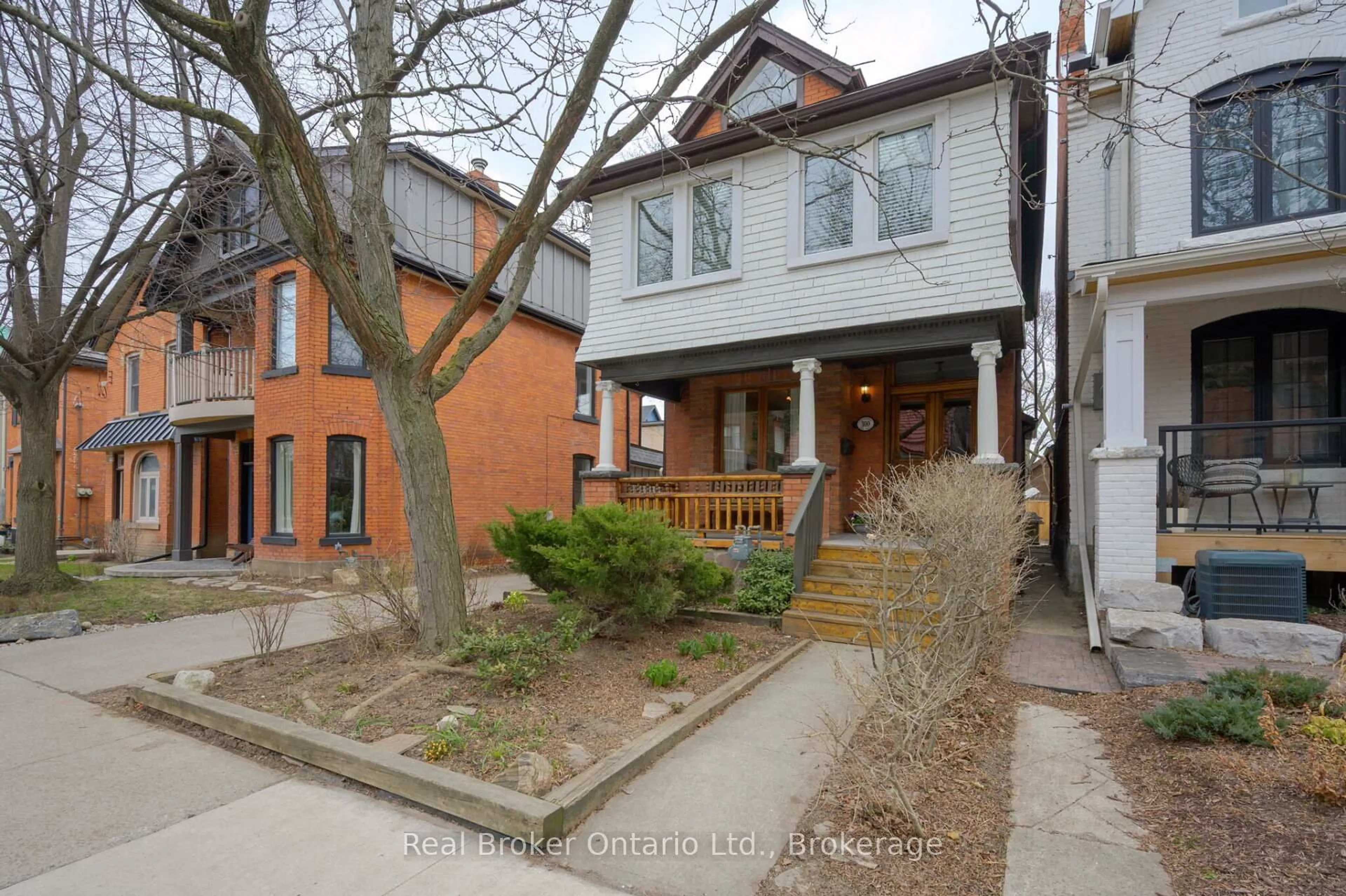 Home with brick exterior material, street for 300 Charlton Ave, Hamilton Ontario L8P 2E5