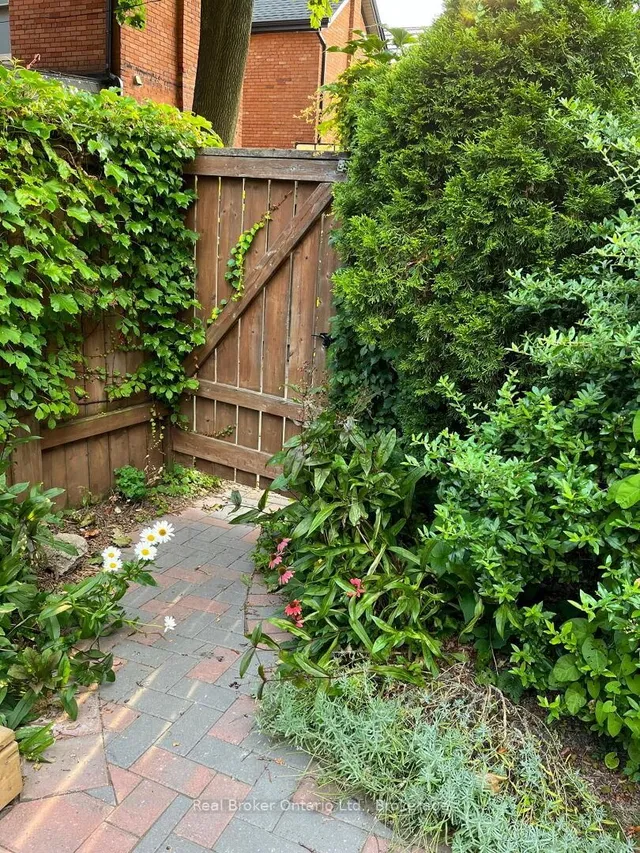 Additional property image - 300 Charlton Ave