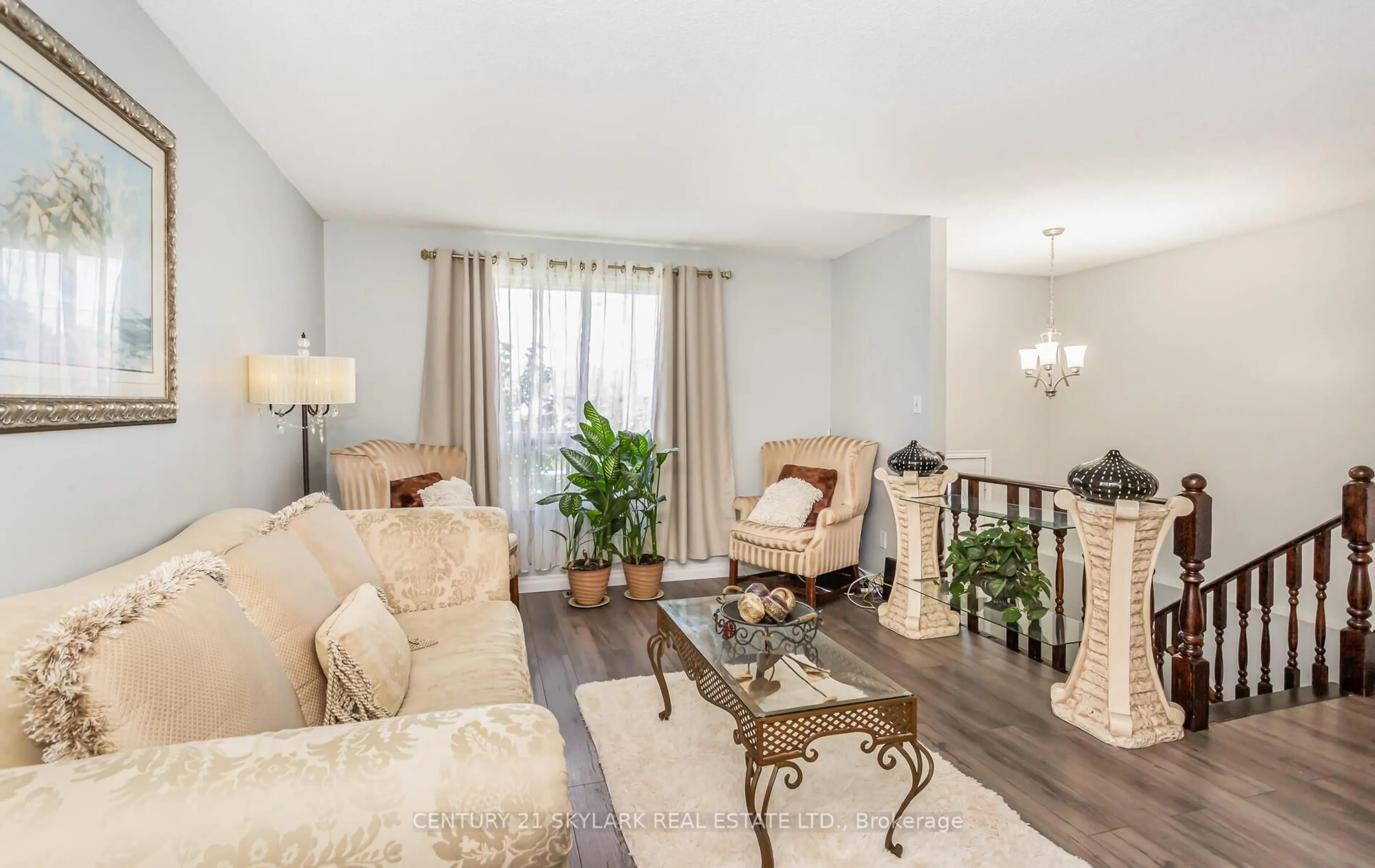 Living room with furniture, unknown for 167 Commercial St, Welland Ontario L3B 5Z4