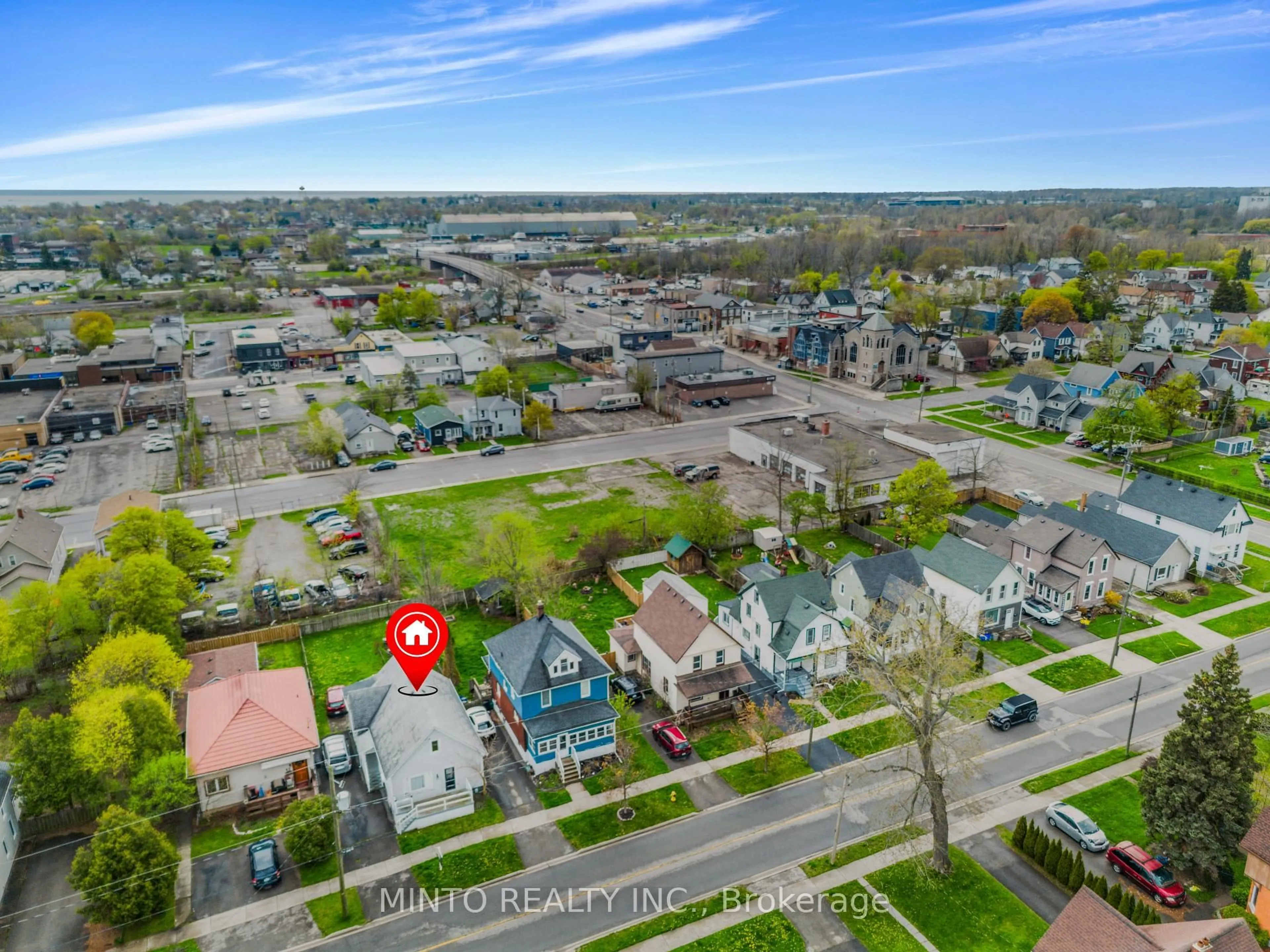 A pic from outside/outdoor area/front of a property/back of a property/a pic from drone, street for 45 PHIPPS St, Fort Erie Ontario L2A 2V3