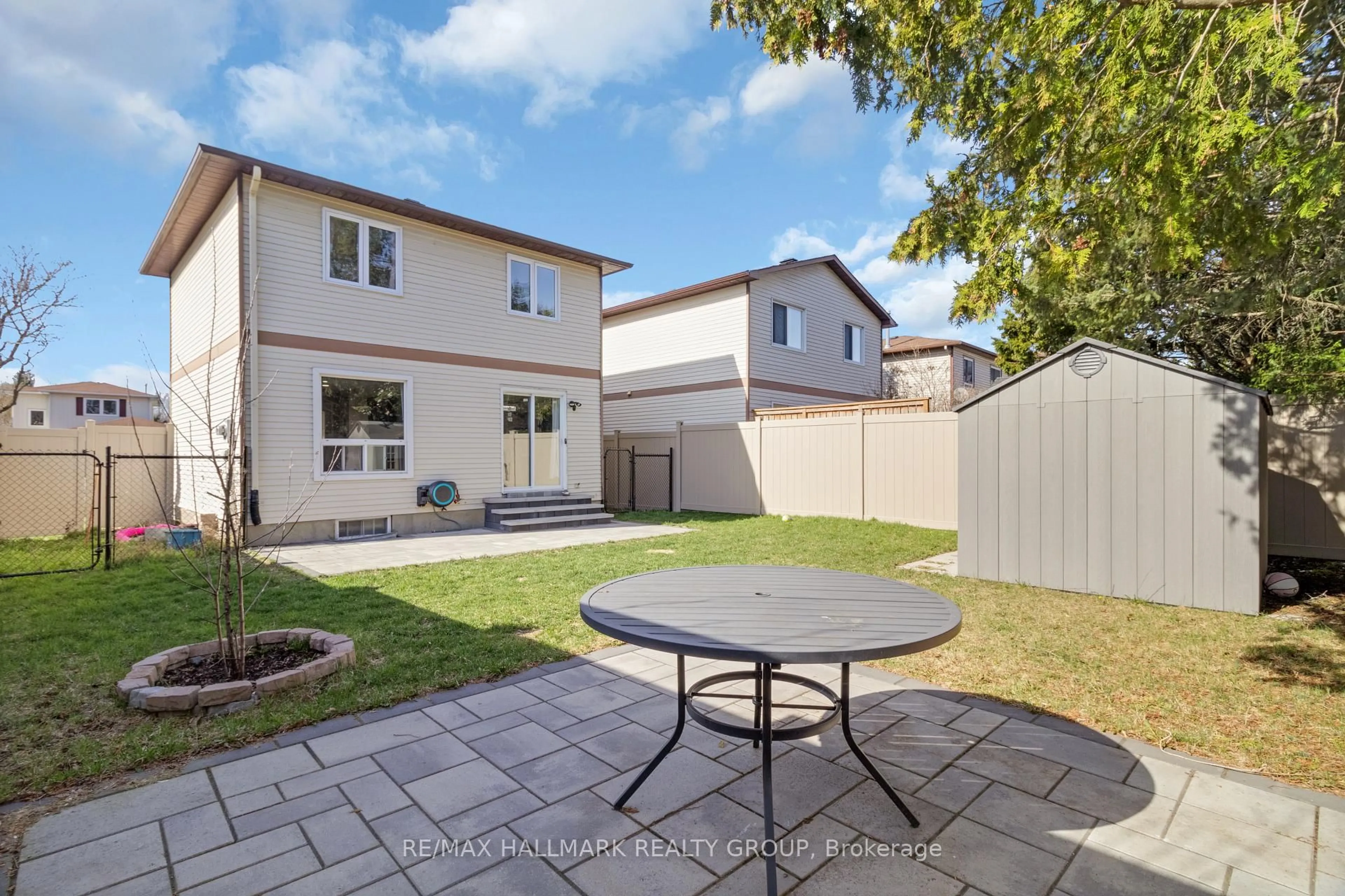 Patio, street for 32 Brando Cres, Ottawa Ontario K1T 2E3