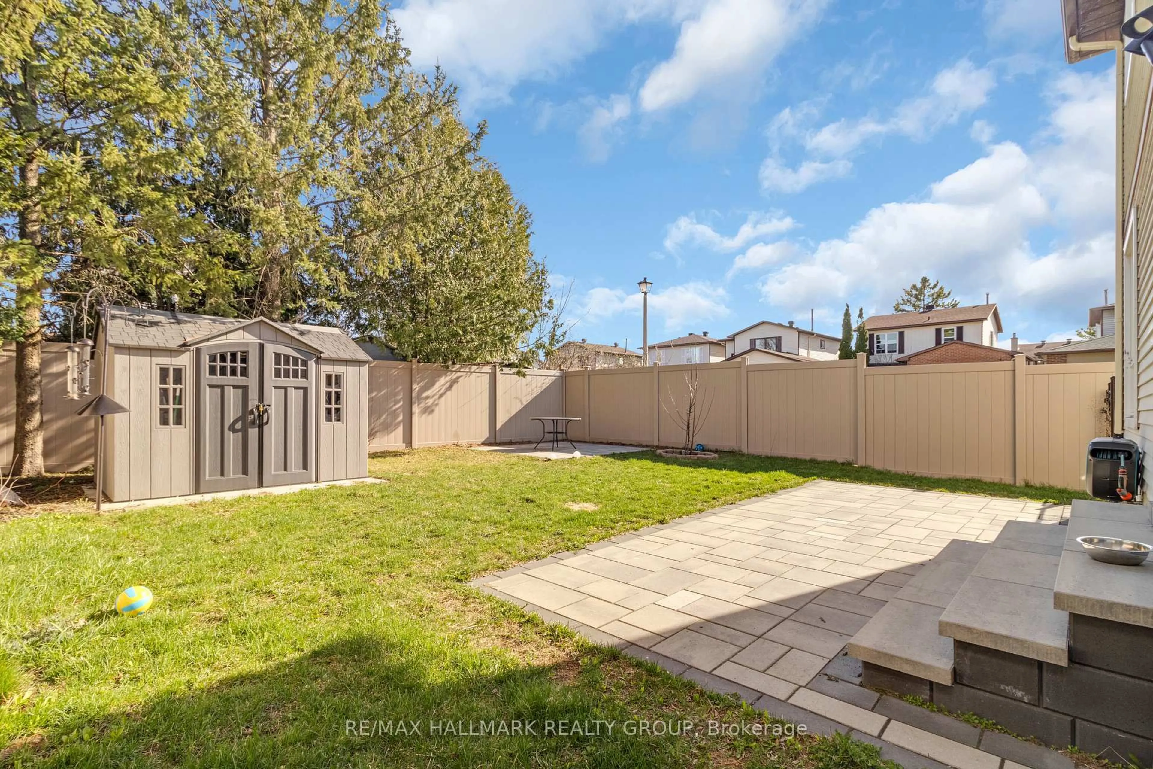 A pic from outside/outdoor area/front of a property/back of a property/a pic from drone, street for 32 Brando Cres, Ottawa Ontario K1T 2E3