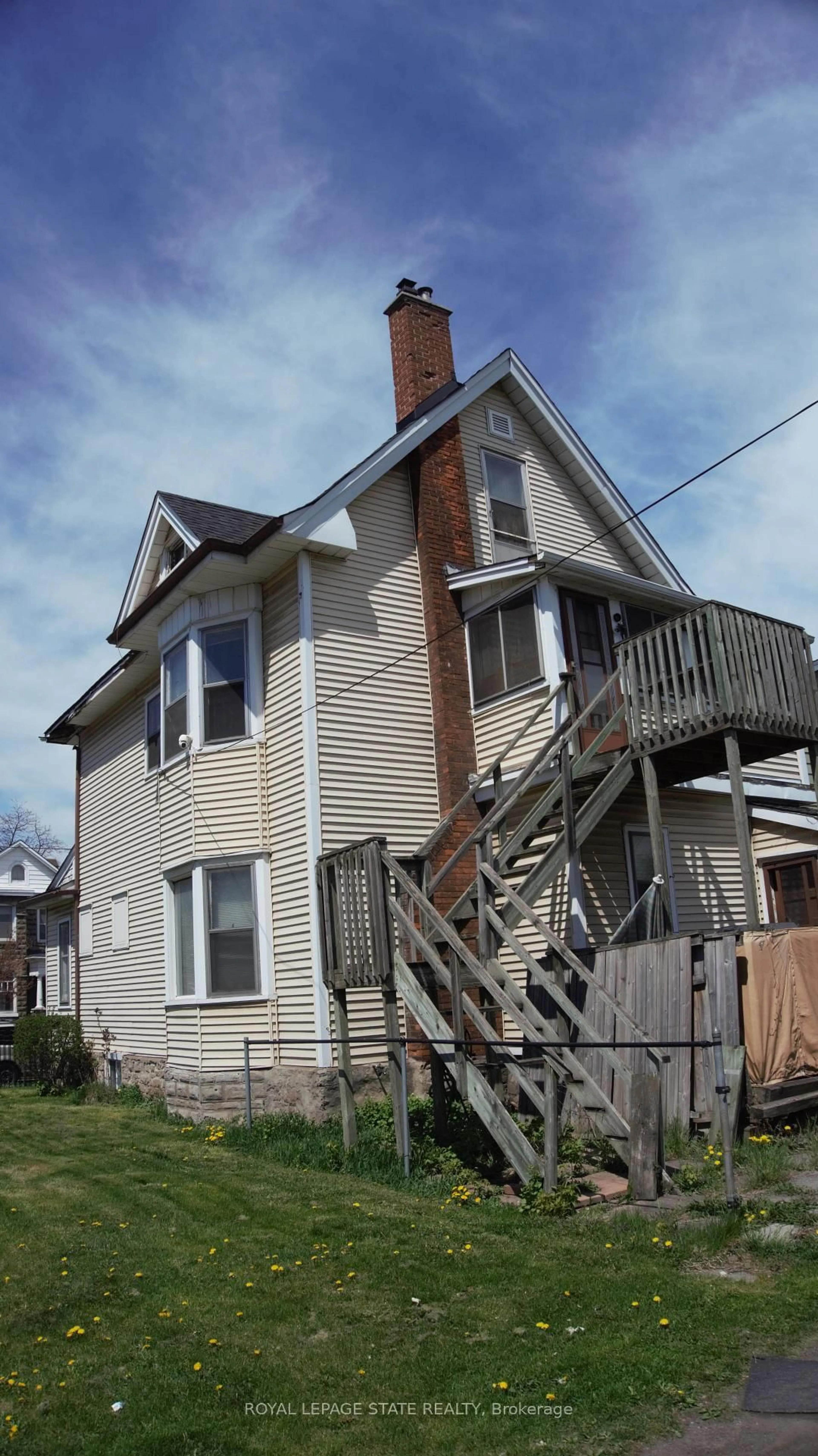 Unknown for 142 Avondale St, Hamilton Ontario L8L 7C2