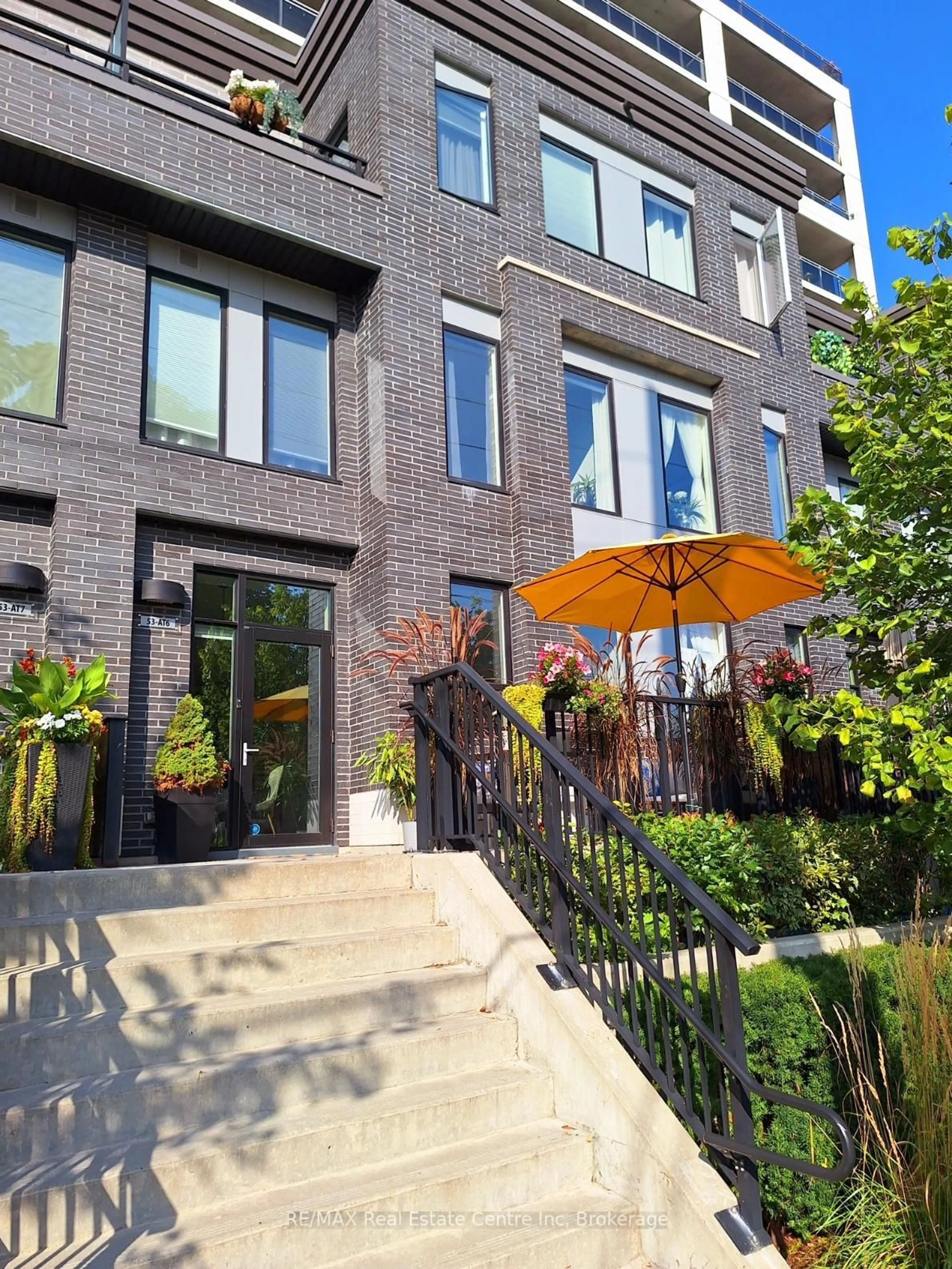 Unknown for 53 ARTHUR St #AT6, Guelph Ontario N1E 0P5