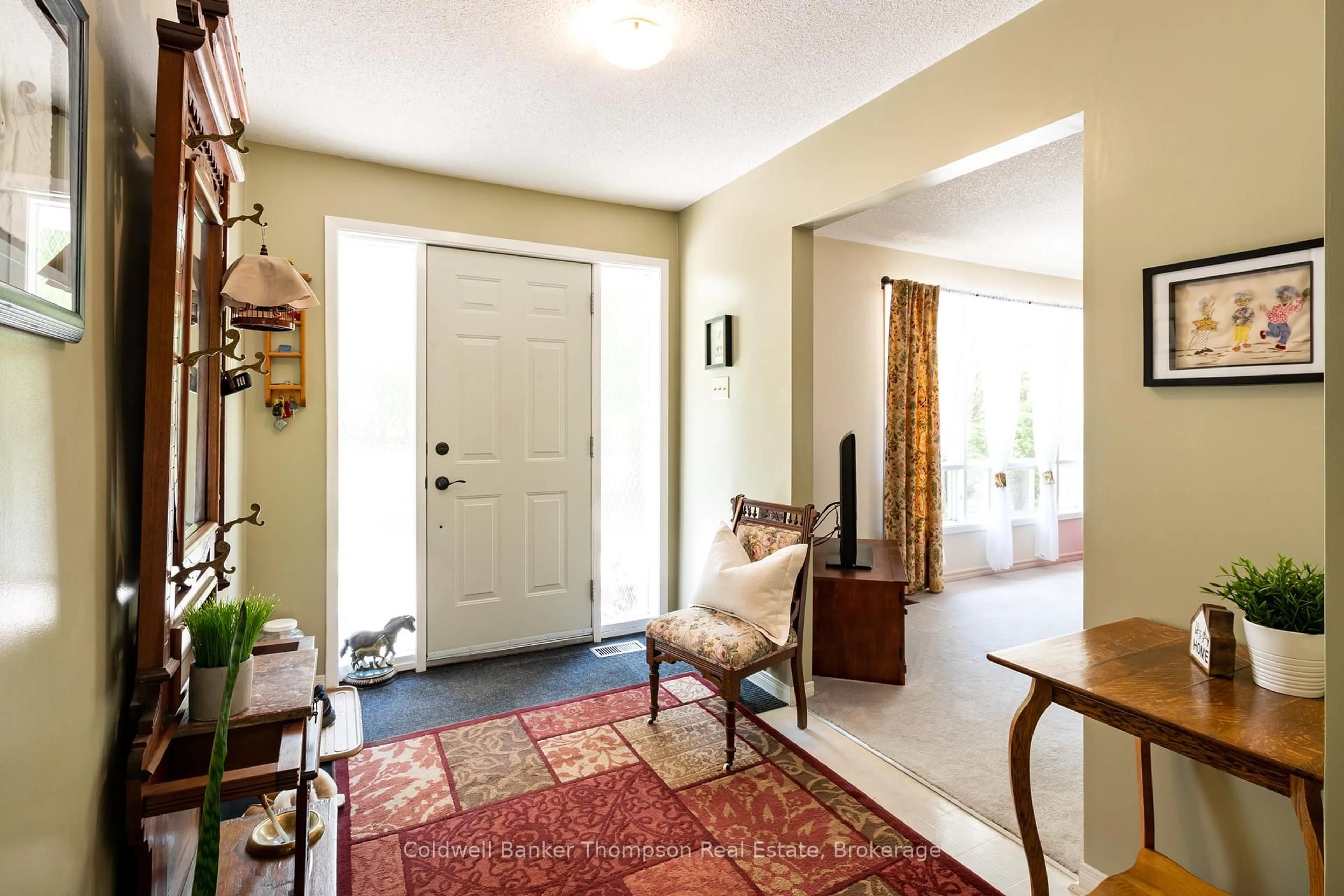 Indoor entryway for 270 Garage Rd, Armour Ontario P0A 1C0