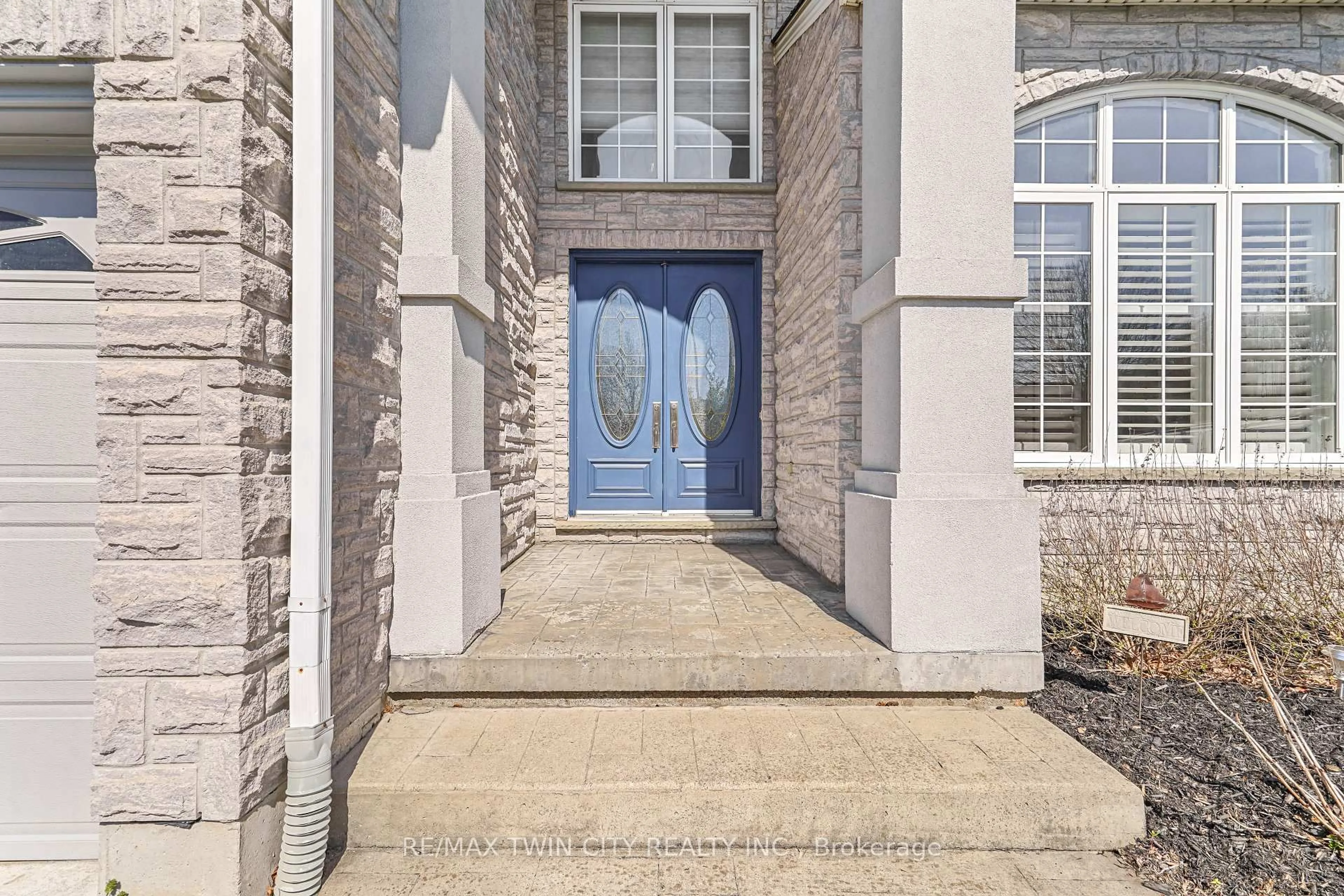 Indoor entryway for 34 Jackson Lane, Brantford Ontario N3R 7Z7