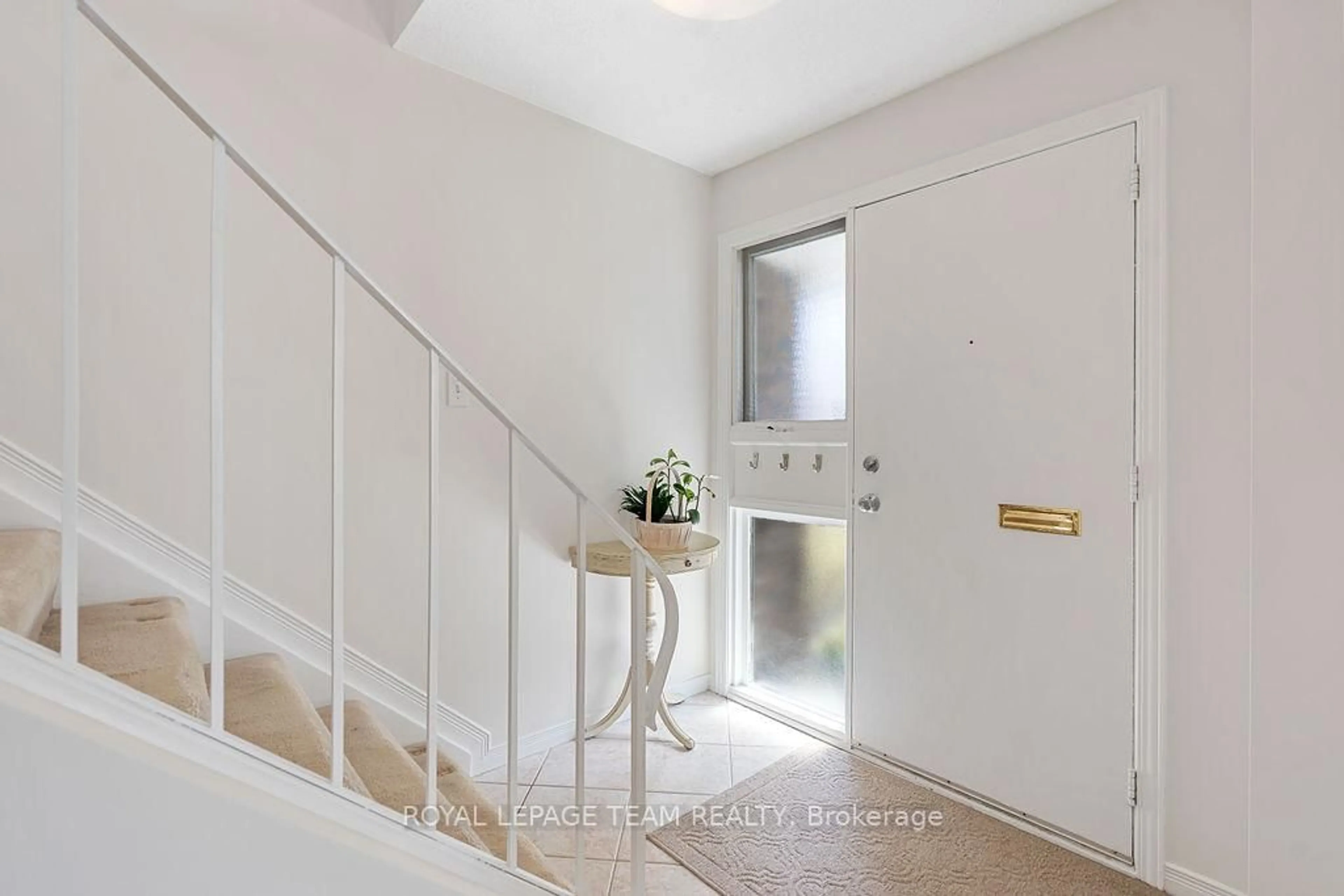 Indoor entryway for 3691 Albion Rd #37, Ottawa Ontario K1T 1P2