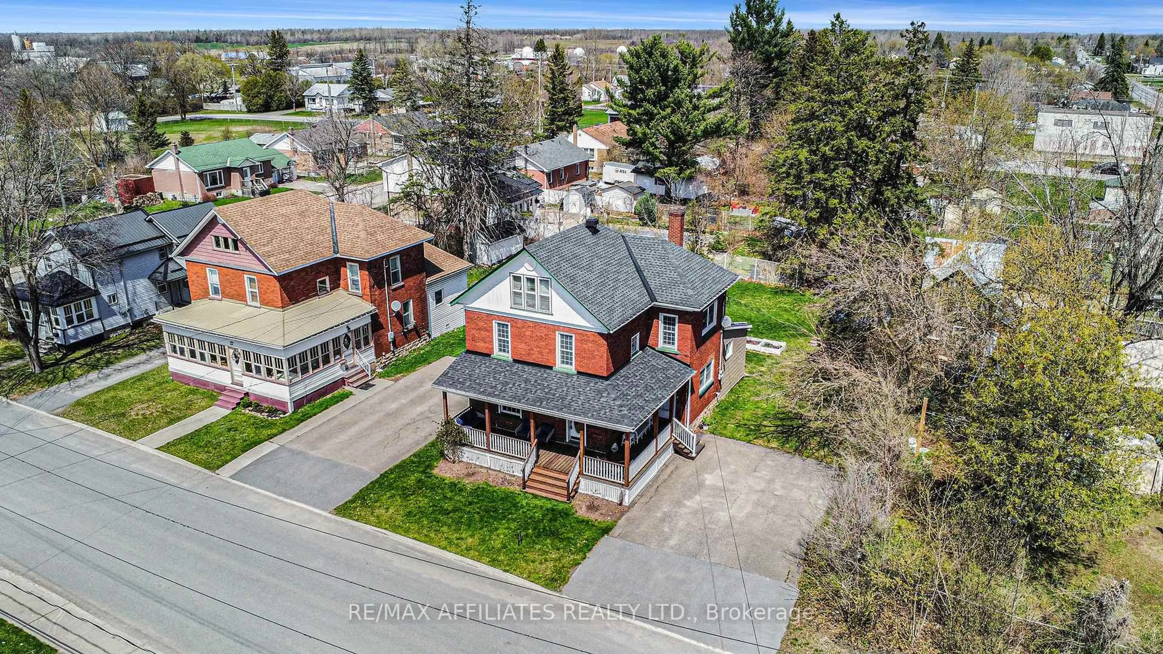 A pic from outside/outdoor area/front of a property/back of a property/a pic from drone, street for 25 Condie St, Smith Falls Ontario K7A 2T2
