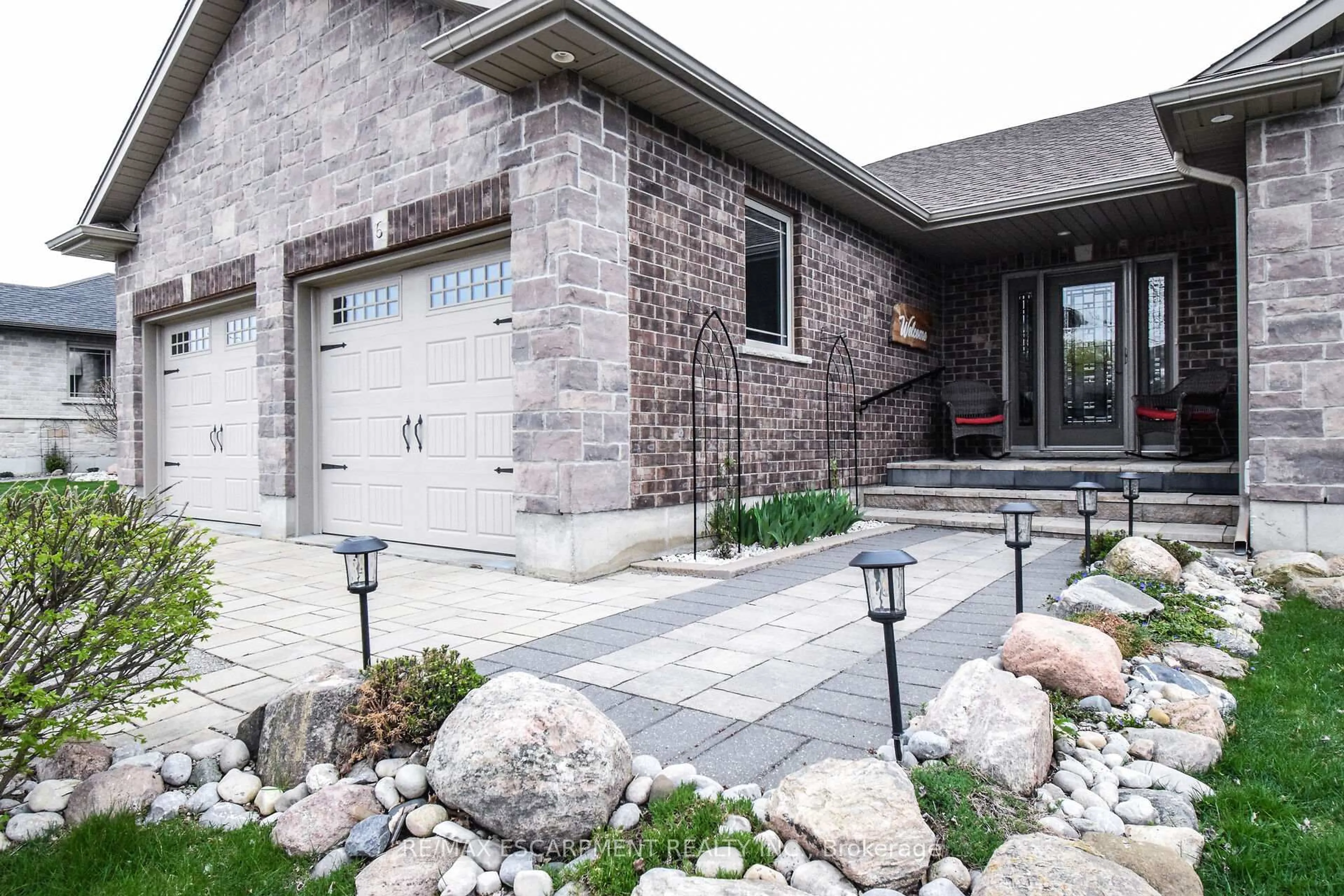 Home with brick exterior material, street for 6 BLUEGRASS Blvd, Norfolk Ontario N4B 0A7