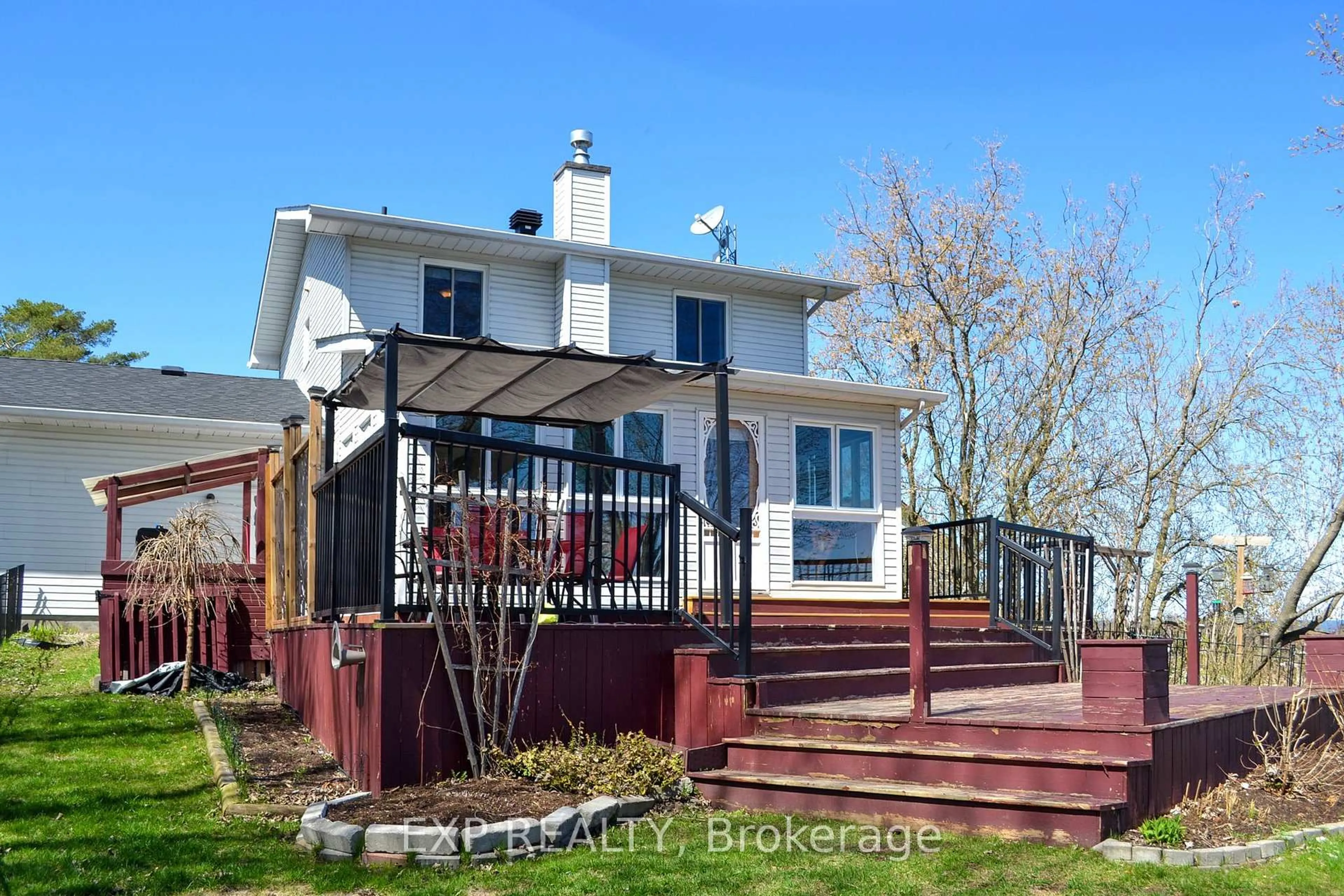 Home with vinyl exterior material, unknown for 103 St Joseph St, Alfred and Plantagenet Ontario K0B 1A0