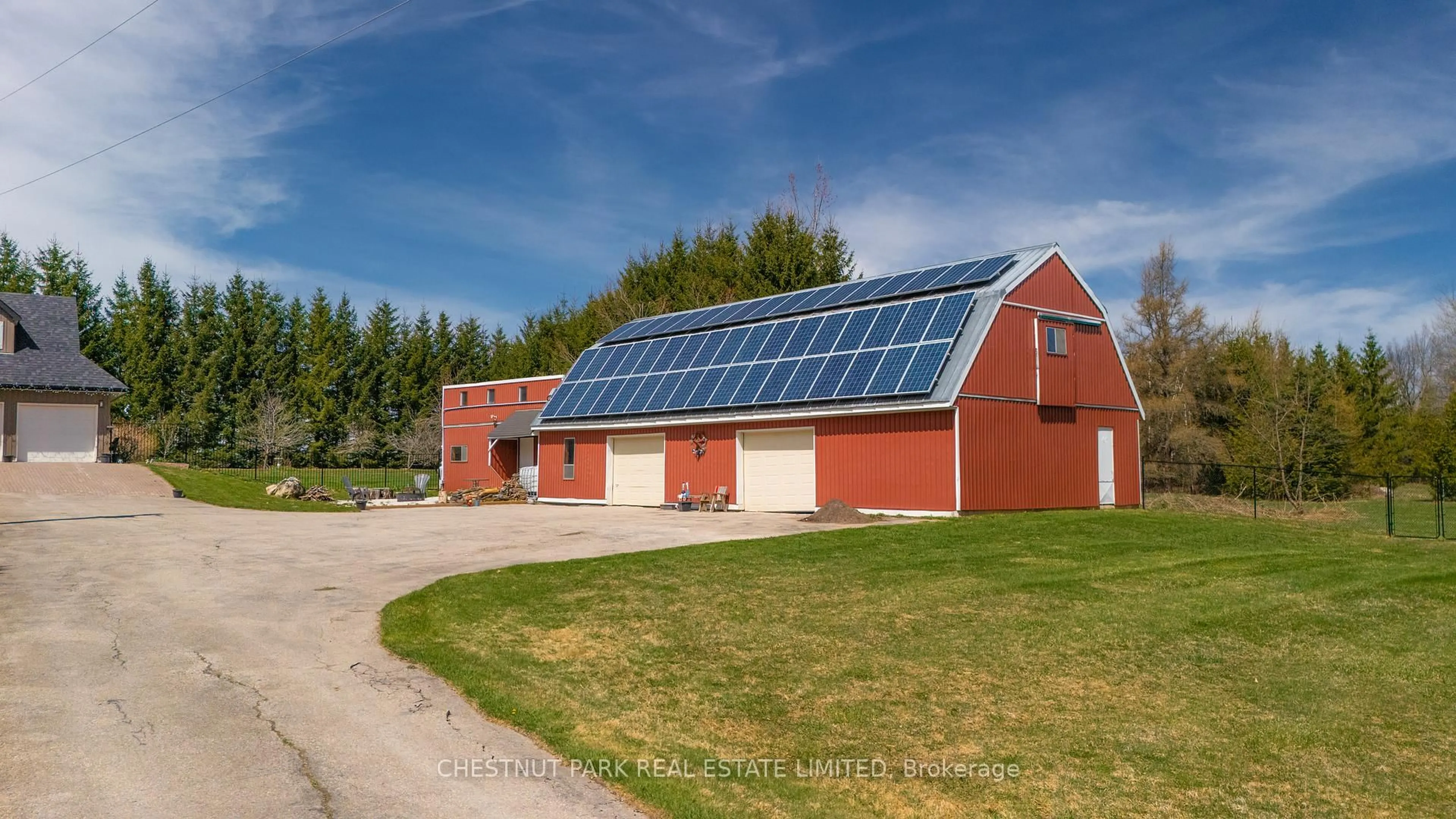 A pic from outside/outdoor area/front of a property/back of a property/a pic from drone, building for 714550 1st Line EHS N/A, Mono Ontario L9W 5T6